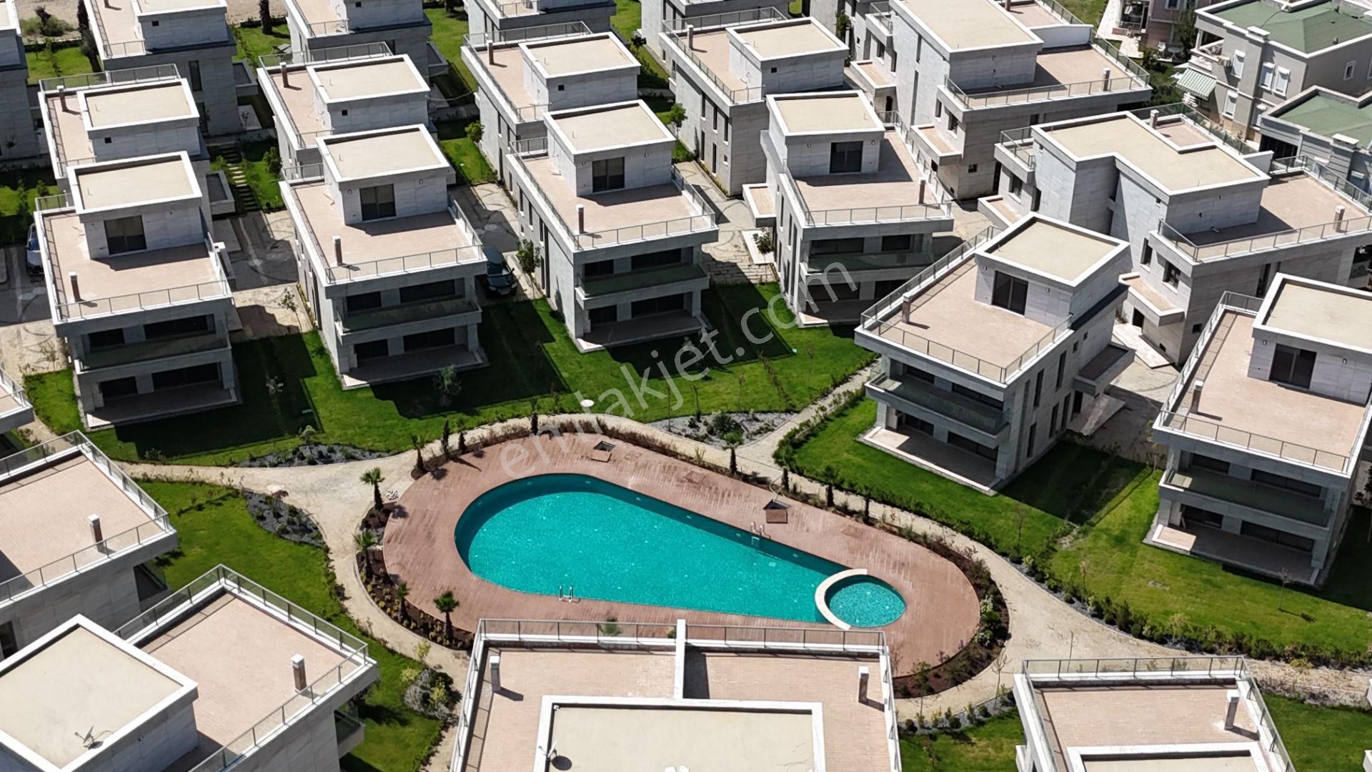 Yiğit'ten Denize Sıfır Ayrıcalığında Şık 5+1 Site Konsept Villa - Görsel 4