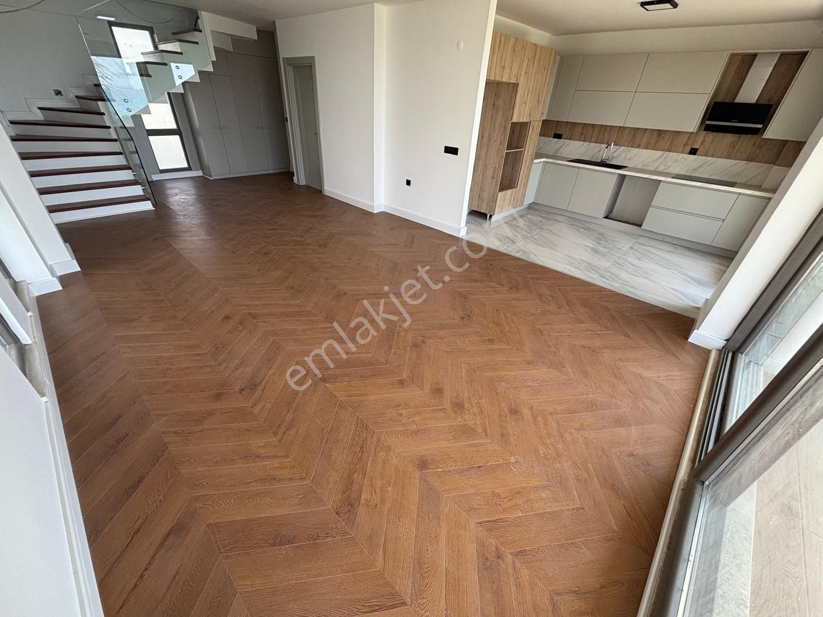 Yiğit'ten Denize Sıfır Ayrıcalığında Şık 5+1 Site Konsept Villa - Görsel 12