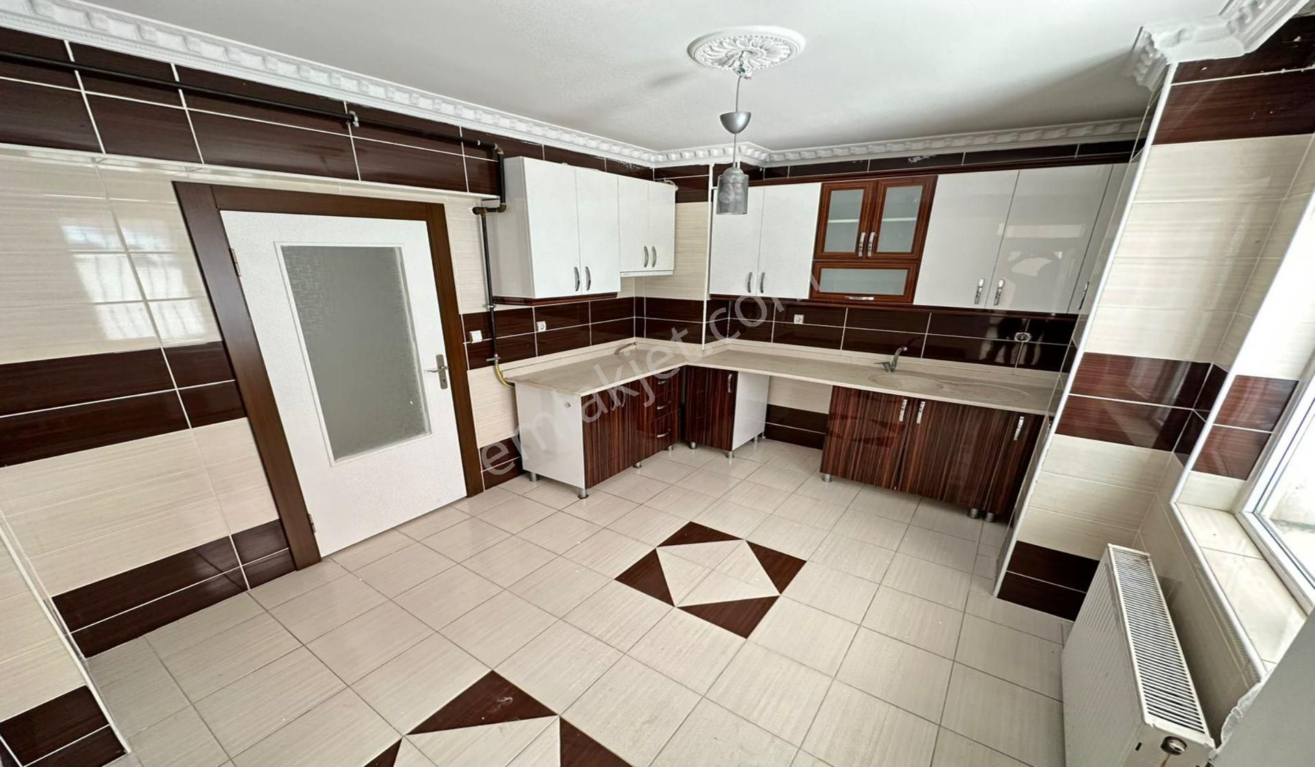 Esertepe Çambaşı Caddesi Yakını 3+1 Genç Bina Masrafsız - Görsel 3