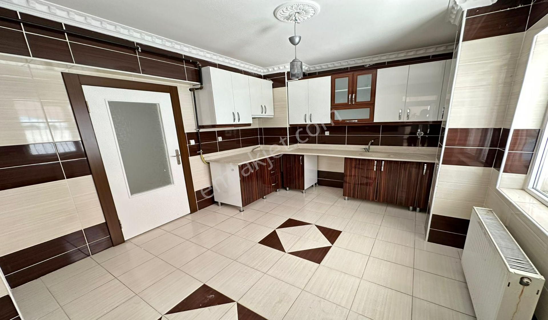 Esertepe Çambaşı Caddesi Yakını 3+1 Genç Bina Masrafsız - Görsel 7