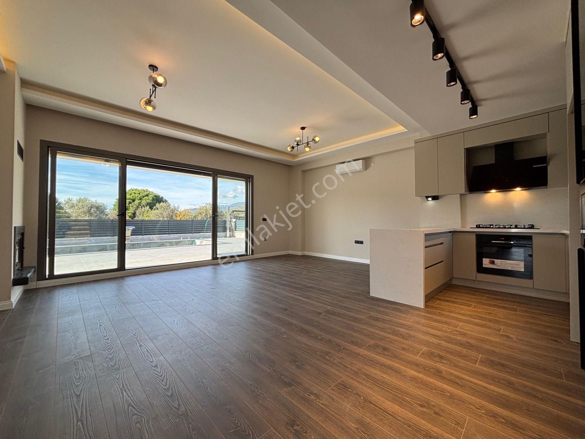 Yiğit'ten Altınoluk Fenerde 4+1 Ultra Lux Müstakil Havuzlu Villa - Görsel 11
