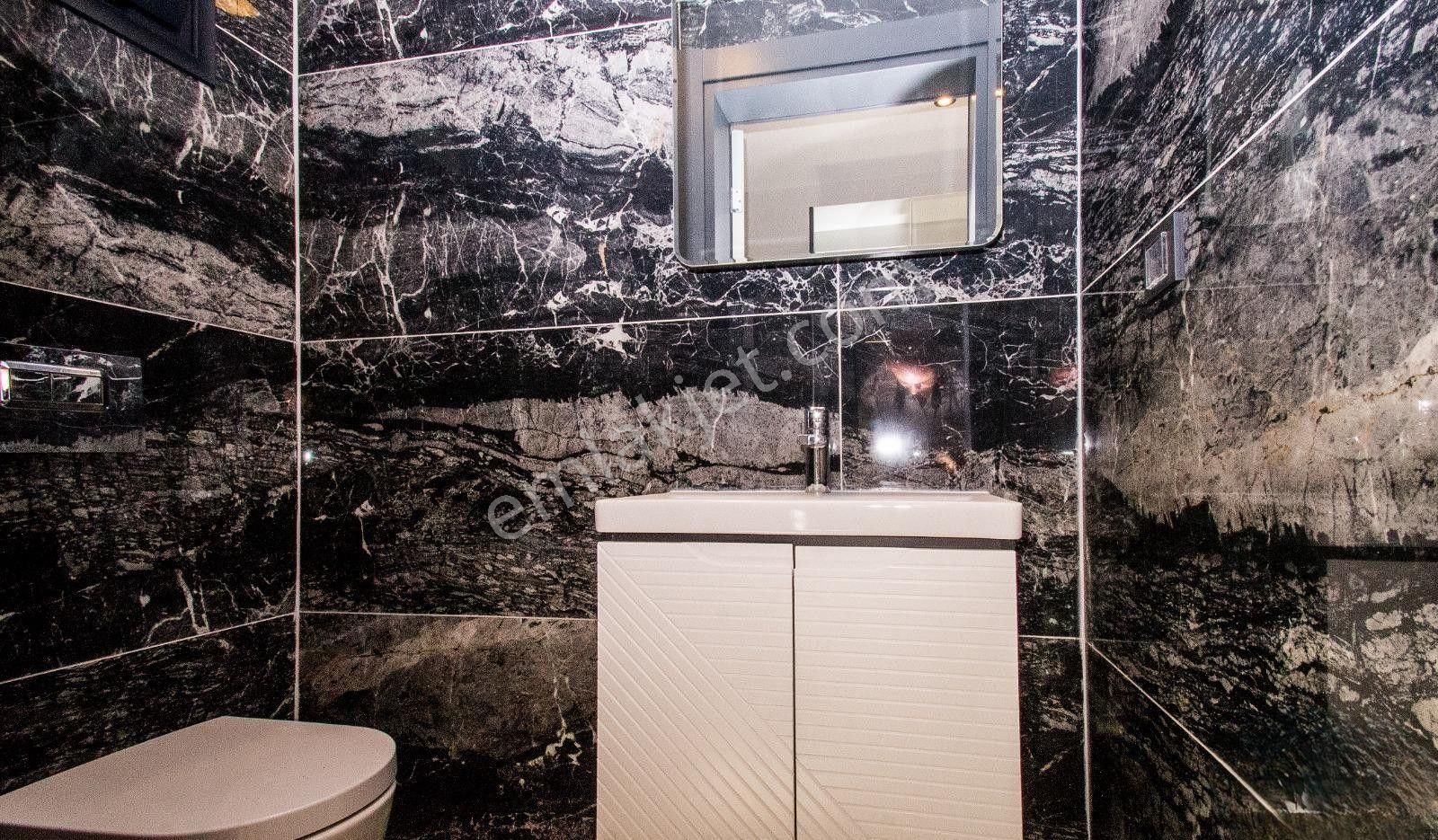 Uytundan İzmir Urla Çeşmealtı'nda Denize 50m Bahçeli 4+1 Triplex - Görsel 18