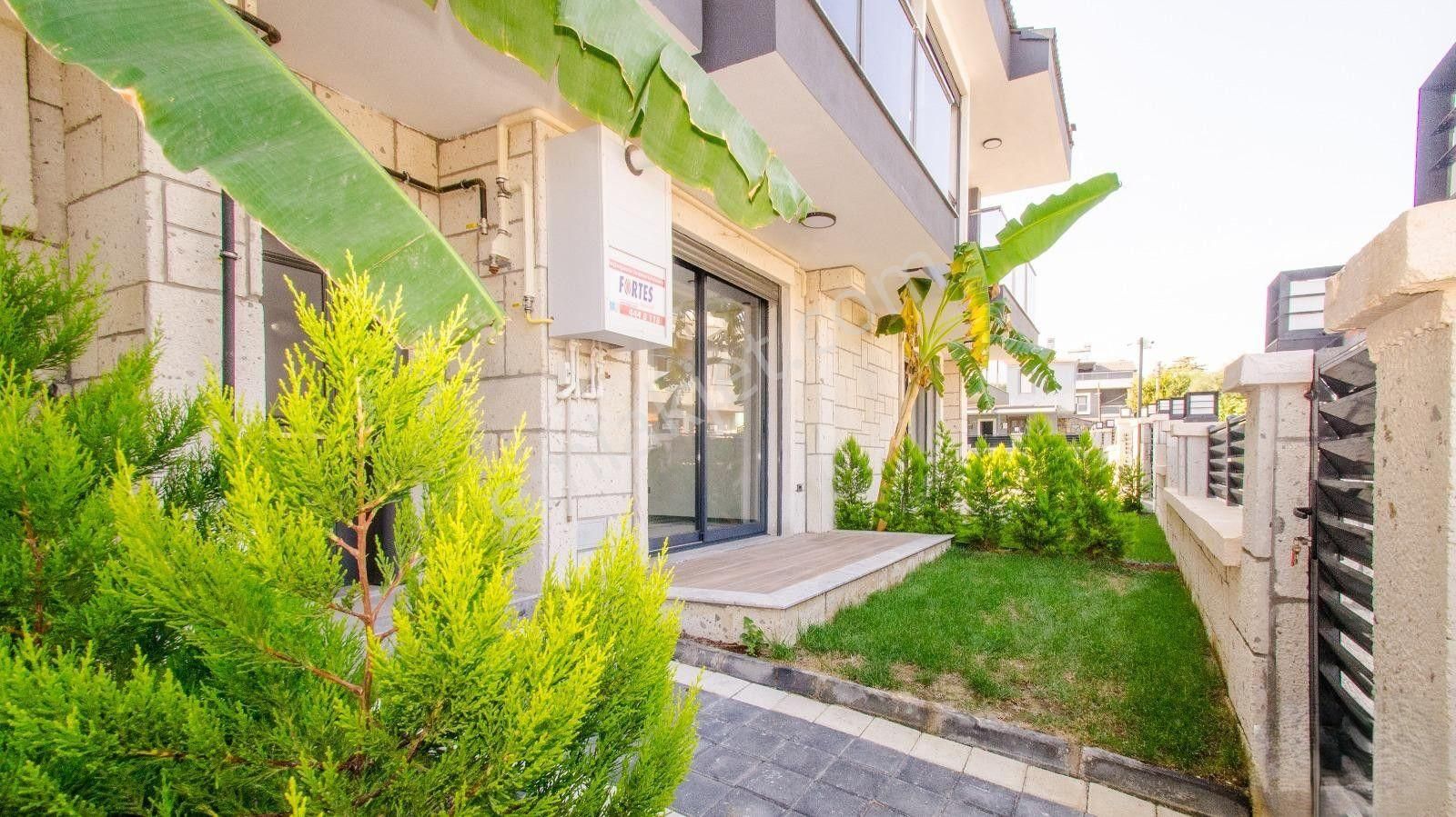Uytundan İzmir Urla Çeşmealtı'nda Denize 50m Bahçeli 4+1 Triplex - Görsel 34
