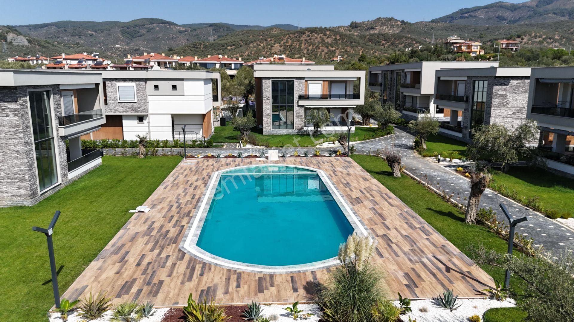 Yiğit'ten Maviyle Dans Eden Eşşiz Konseptte 4+1 Ultra Lüks Villa - Görsel 3