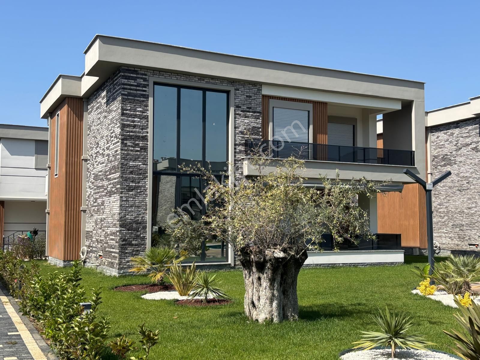 Yiğit'ten Maviyle Dans Eden Eşşiz Konseptte 4+1 Ultra Lüks Villa - Görsel 26