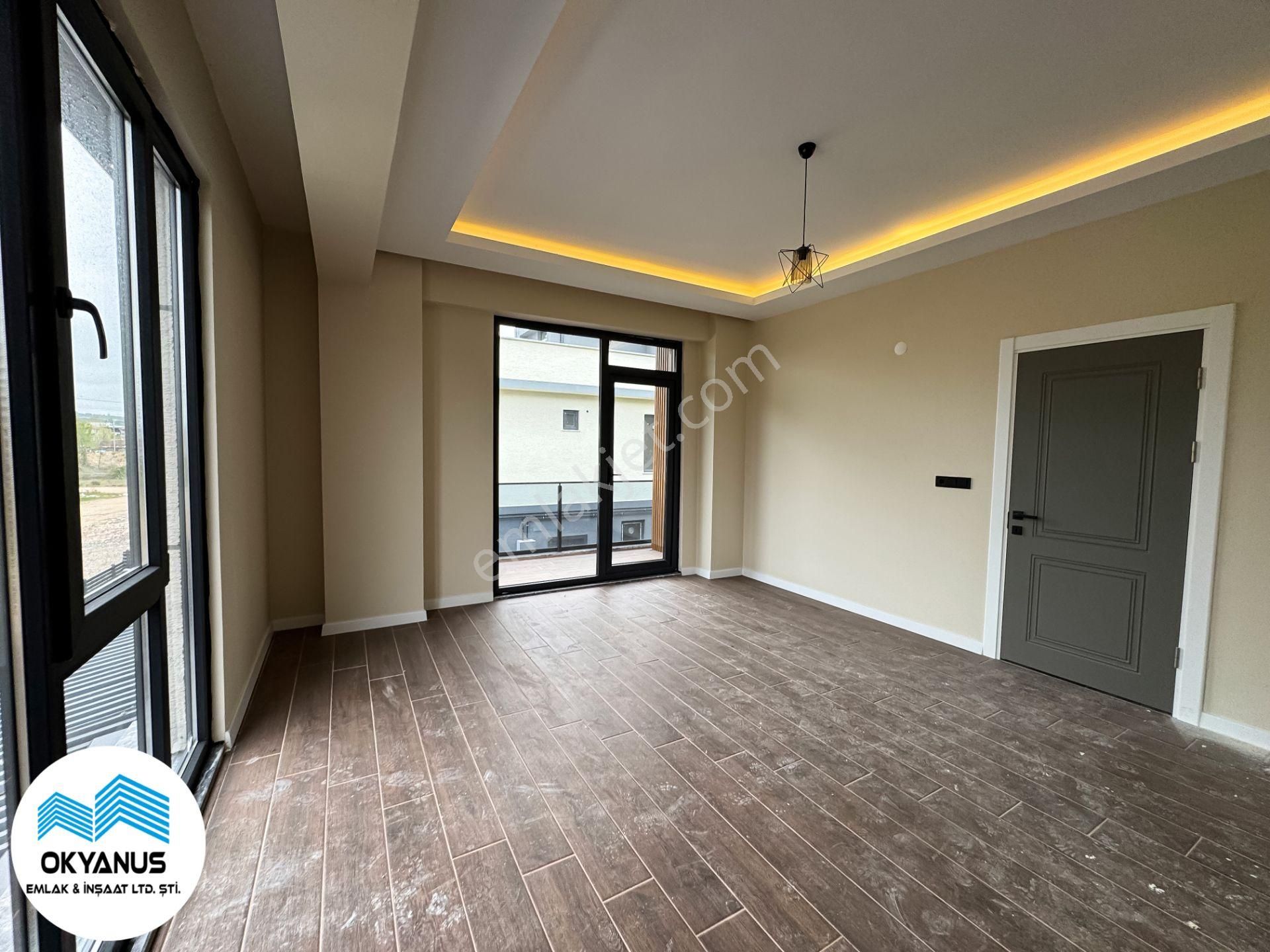 Sakarya Karasu'da Modern Yapısı İle Geniş Teraslı 3+1 Sıfır Villa - Görsel 25