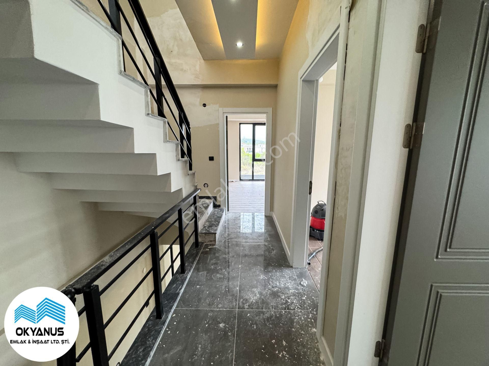 Sakarya Karasu'da Modern Yapısı İle Geniş Teraslı 3+1 Sıfır Villa - Görsel 21