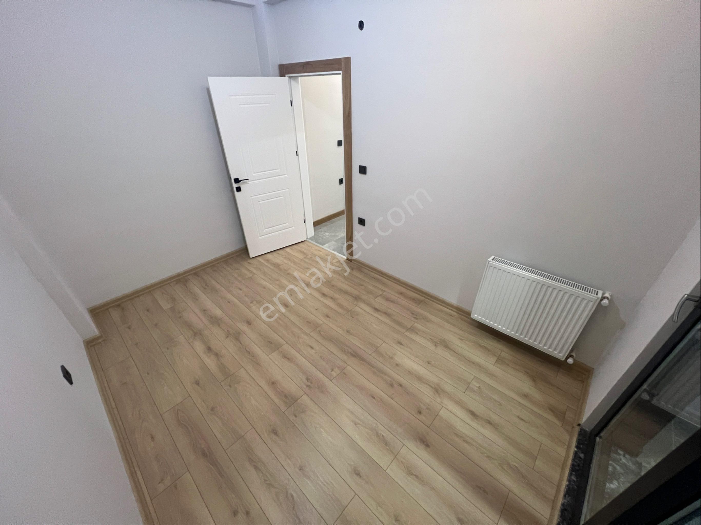 Cemre Emlaktan Denize Yürüme Mesafesinde Doğalgazlı Yeni Daire - Görsel 30