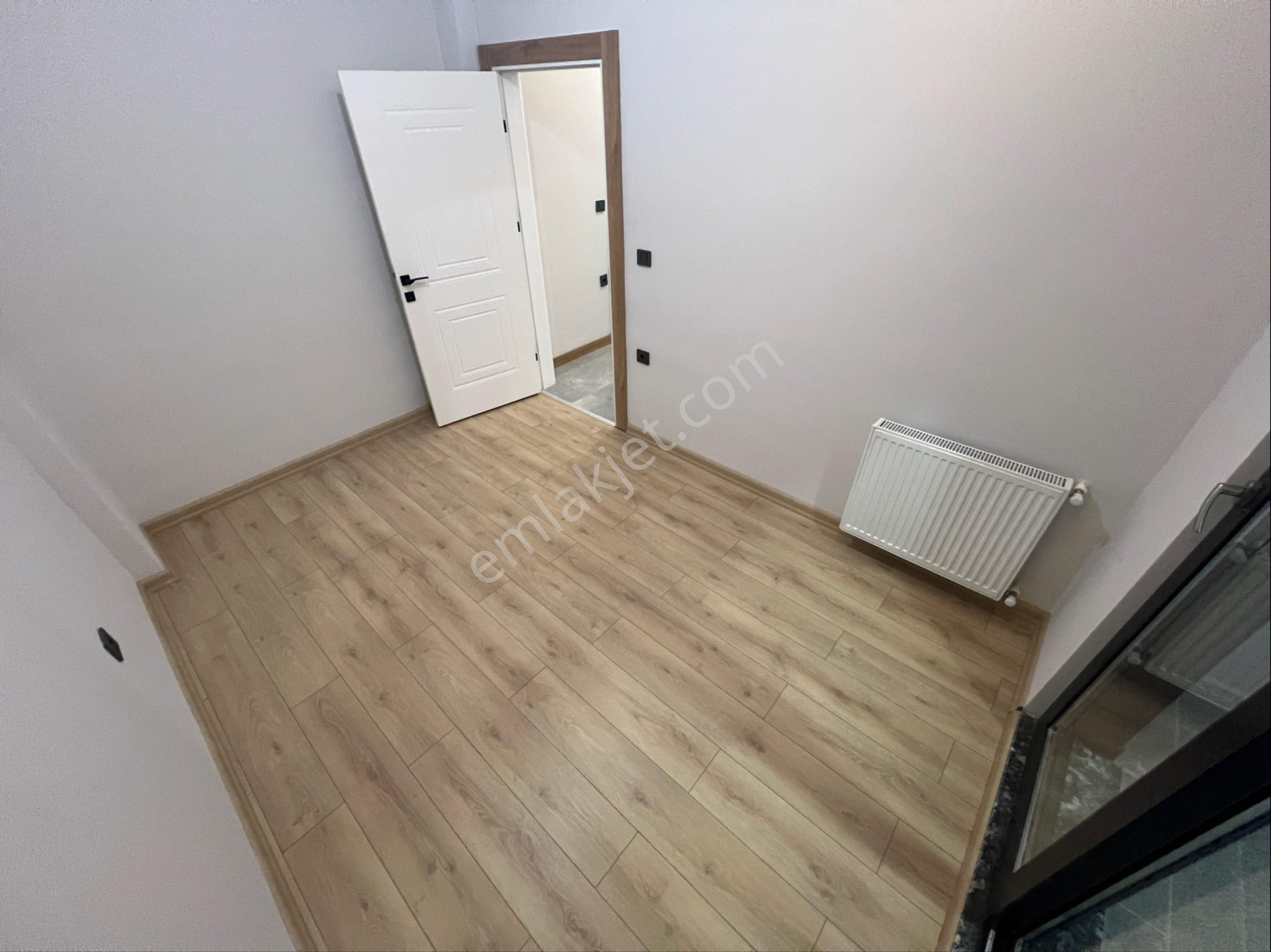 Cemre Emlaktan Denize Yürüme Mesafesinde Doğalgazlı Yeni Daire - Görsel 31