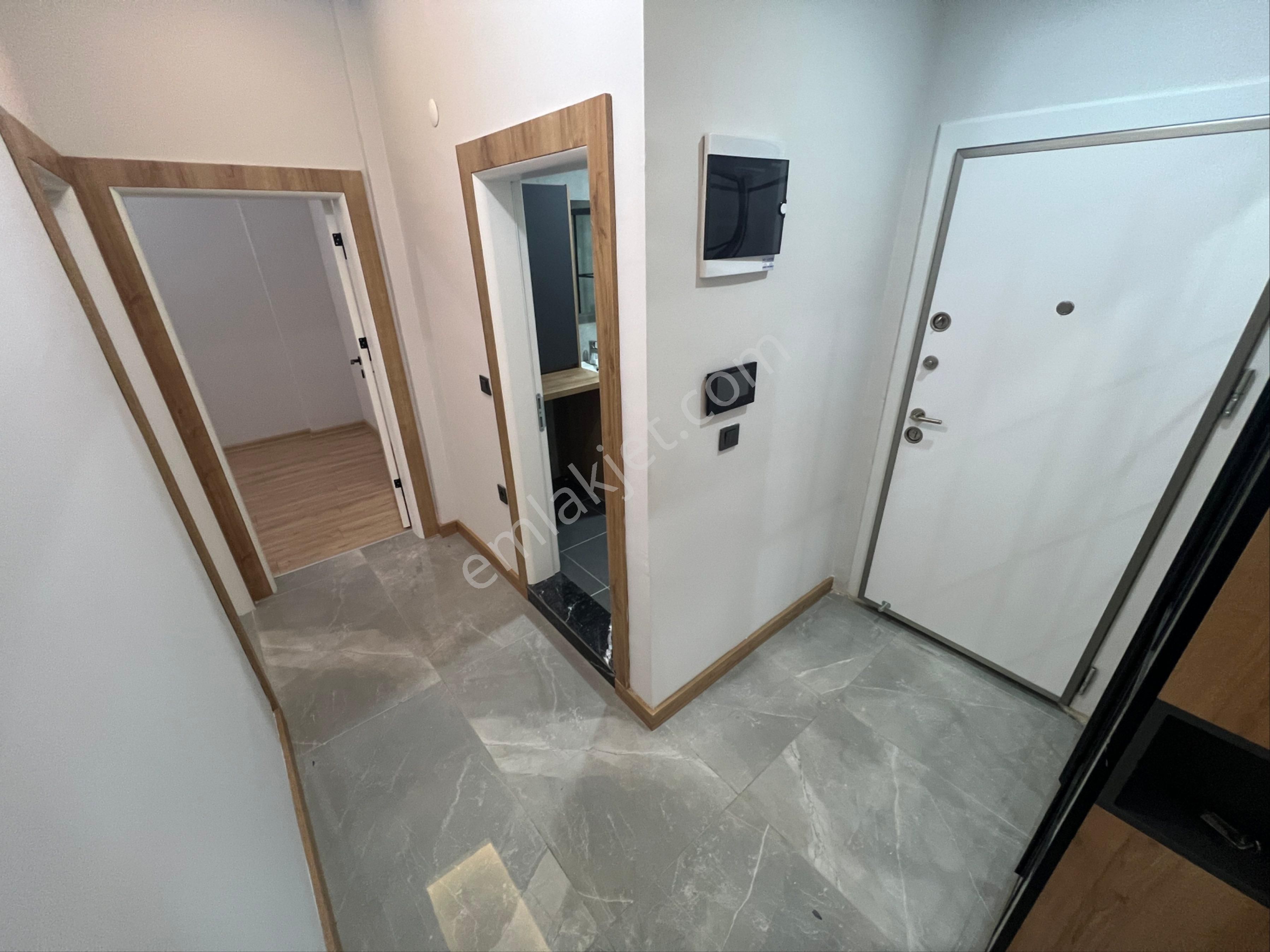 Cemre Emlaktan Denize Yürüme Mesafesinde Doğalgazlı Yeni Daire - Görsel 16