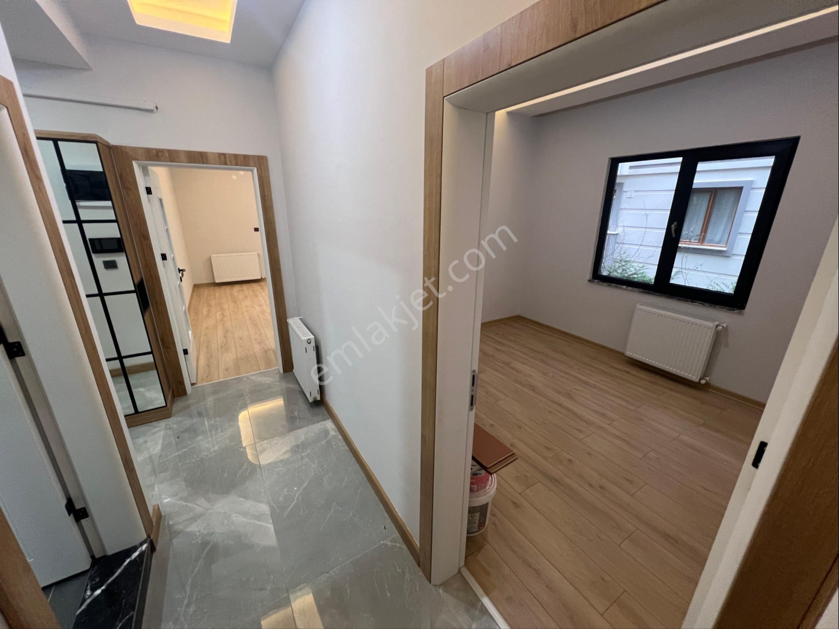 Cemre Emlaktan Denize Yürüme Mesafesinde Doğalgazlı Yeni Daire - Görsel 25