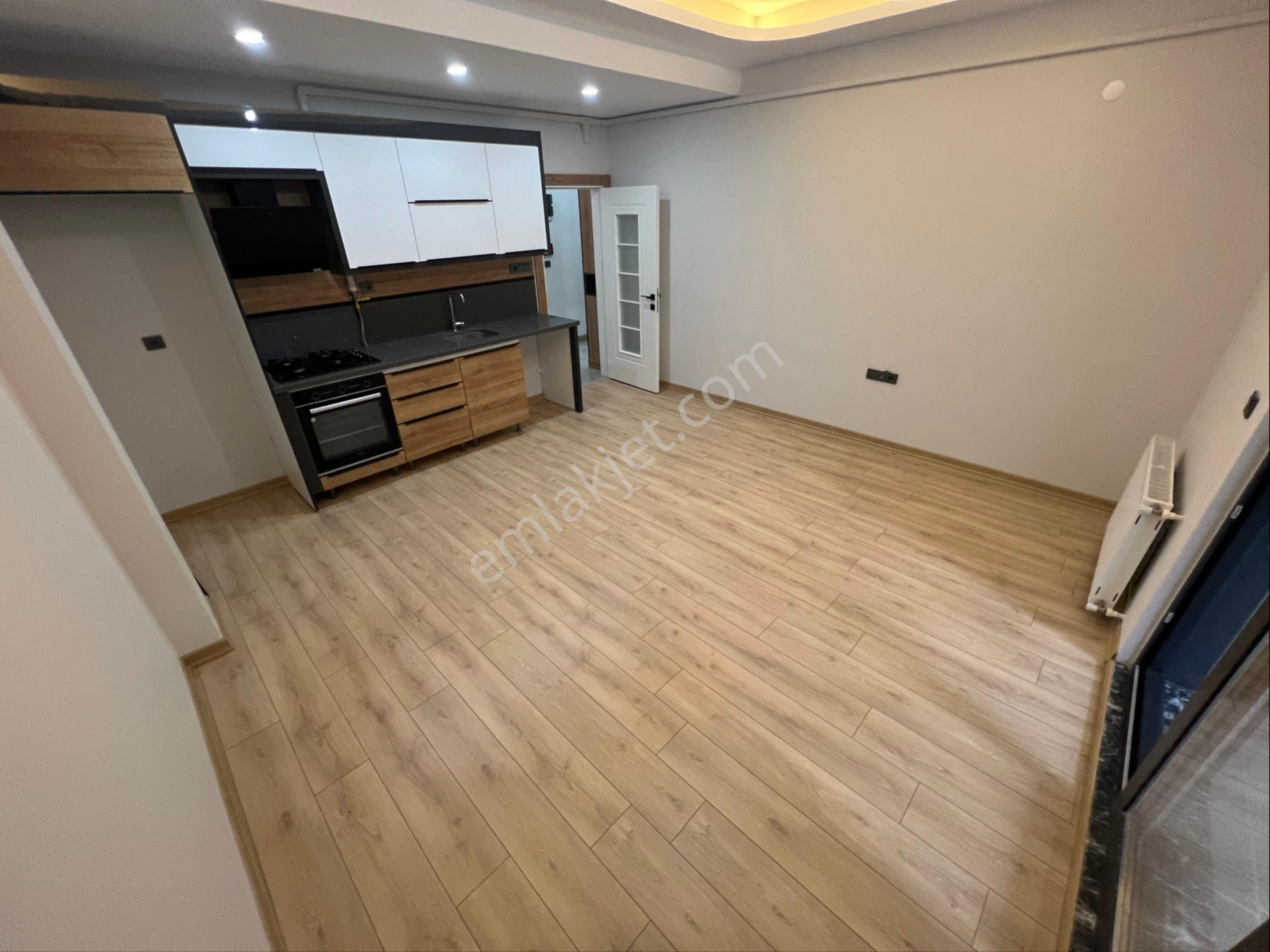 Cemre Emlaktan Denize Yürüme Mesafesinde Doğalgazlı Yeni Daire - Görsel 3