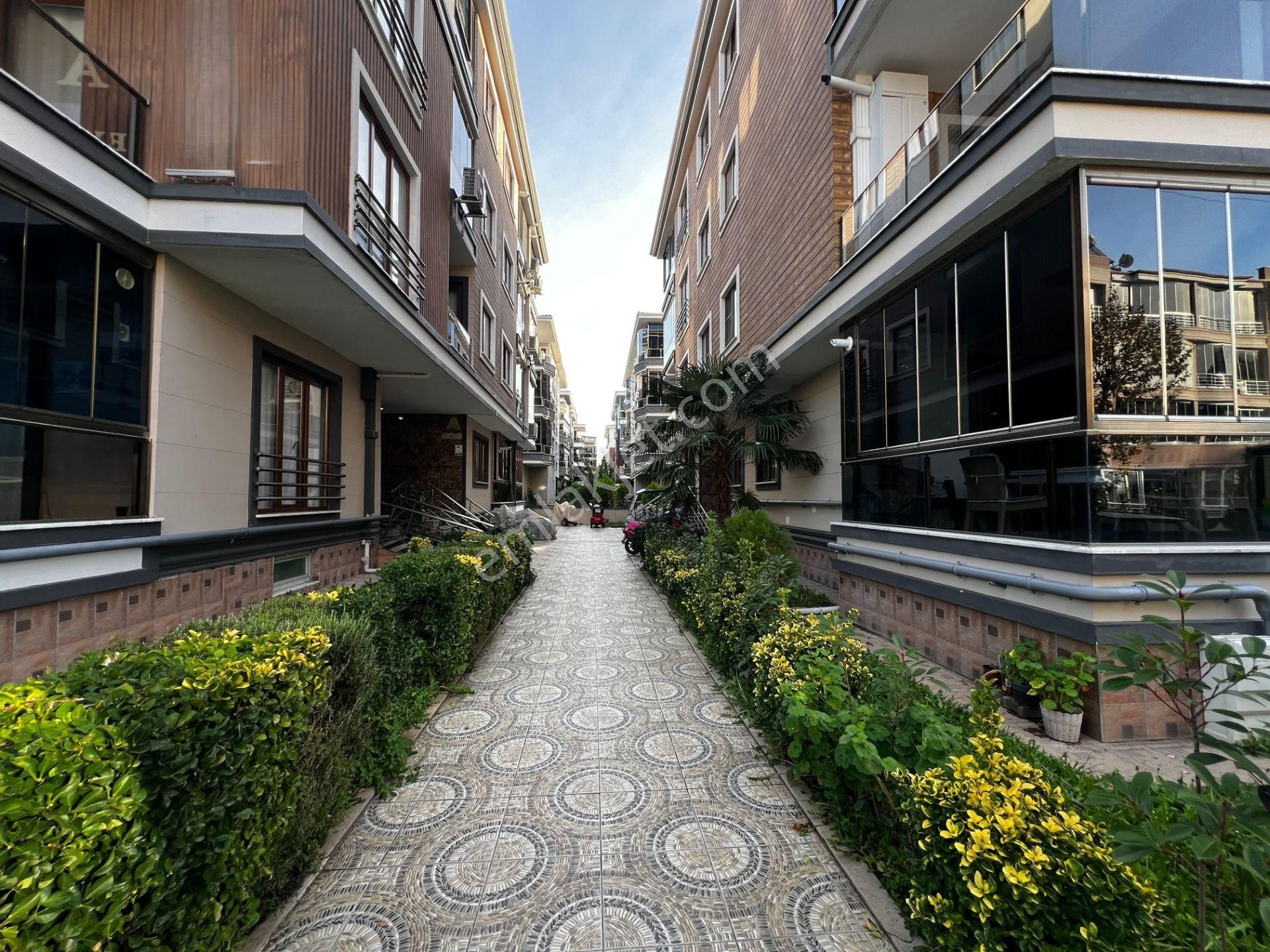 Yiğit'ten Altınkumda 2+1 Doğalgazlı Arakat Asansörlü Genç Daire