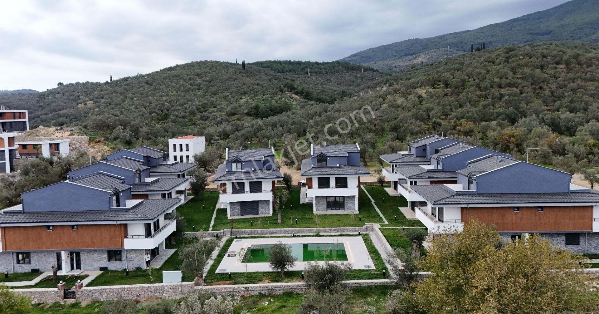 Yiğit'ten Güre'de Kazdağları Manzaralı Havuzlu&bahçeli 3+1 Villa