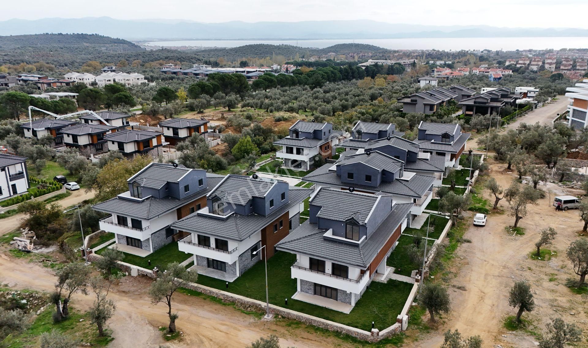 Yiğit'ten Güre'de Kazdağları Manzaralı Havuzlu&bahçeli 3+1 Villa - Görsel 3