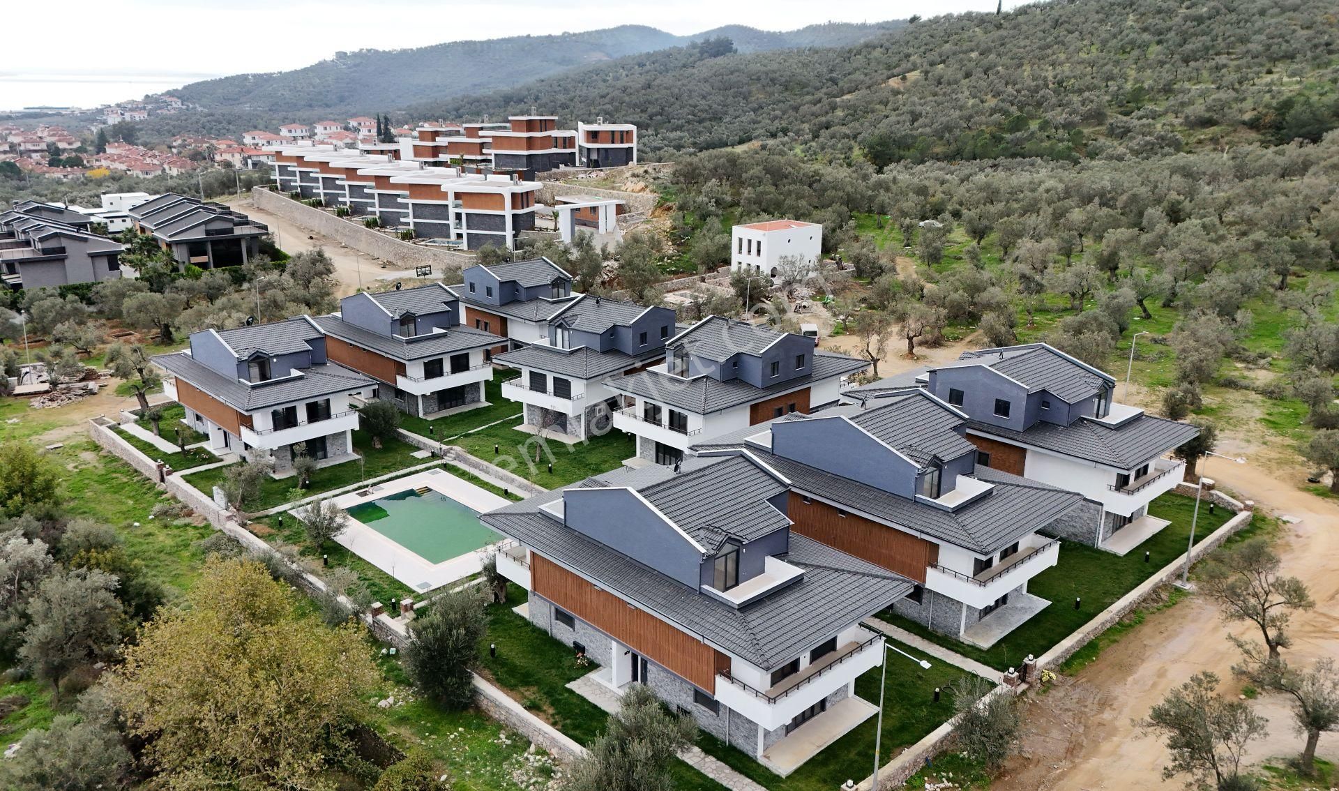 Yiğit'ten Güre'de Kazdağları Manzaralı Havuzlu&bahçeli 3+1 Villa - Görsel 2