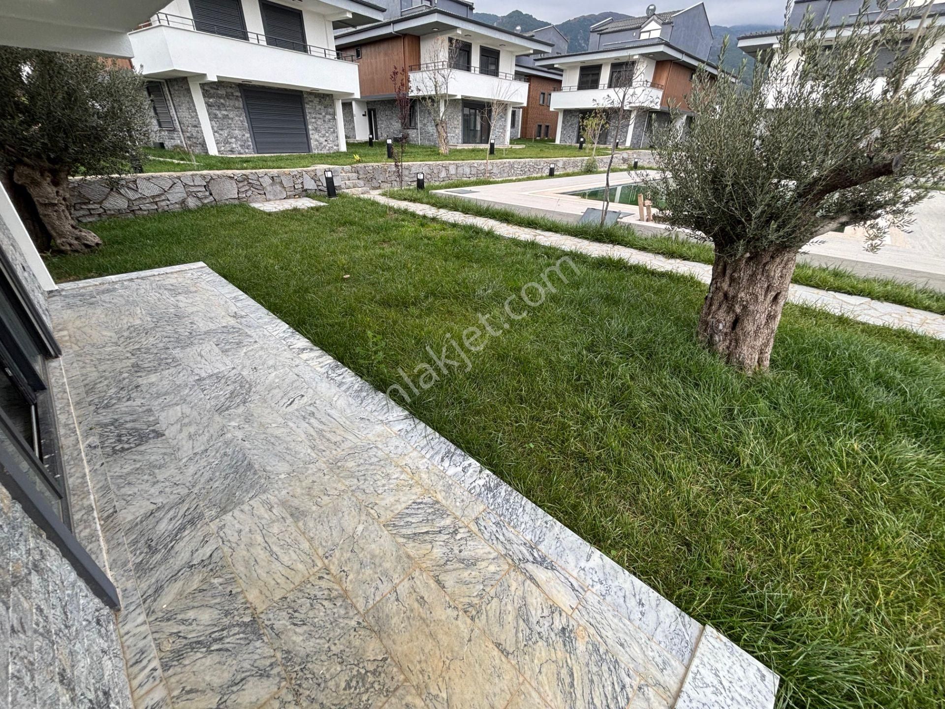 Yiğit'ten Güre'de Kazdağları Manzaralı Havuzlu&bahçeli 3+1 Villa - Görsel 5