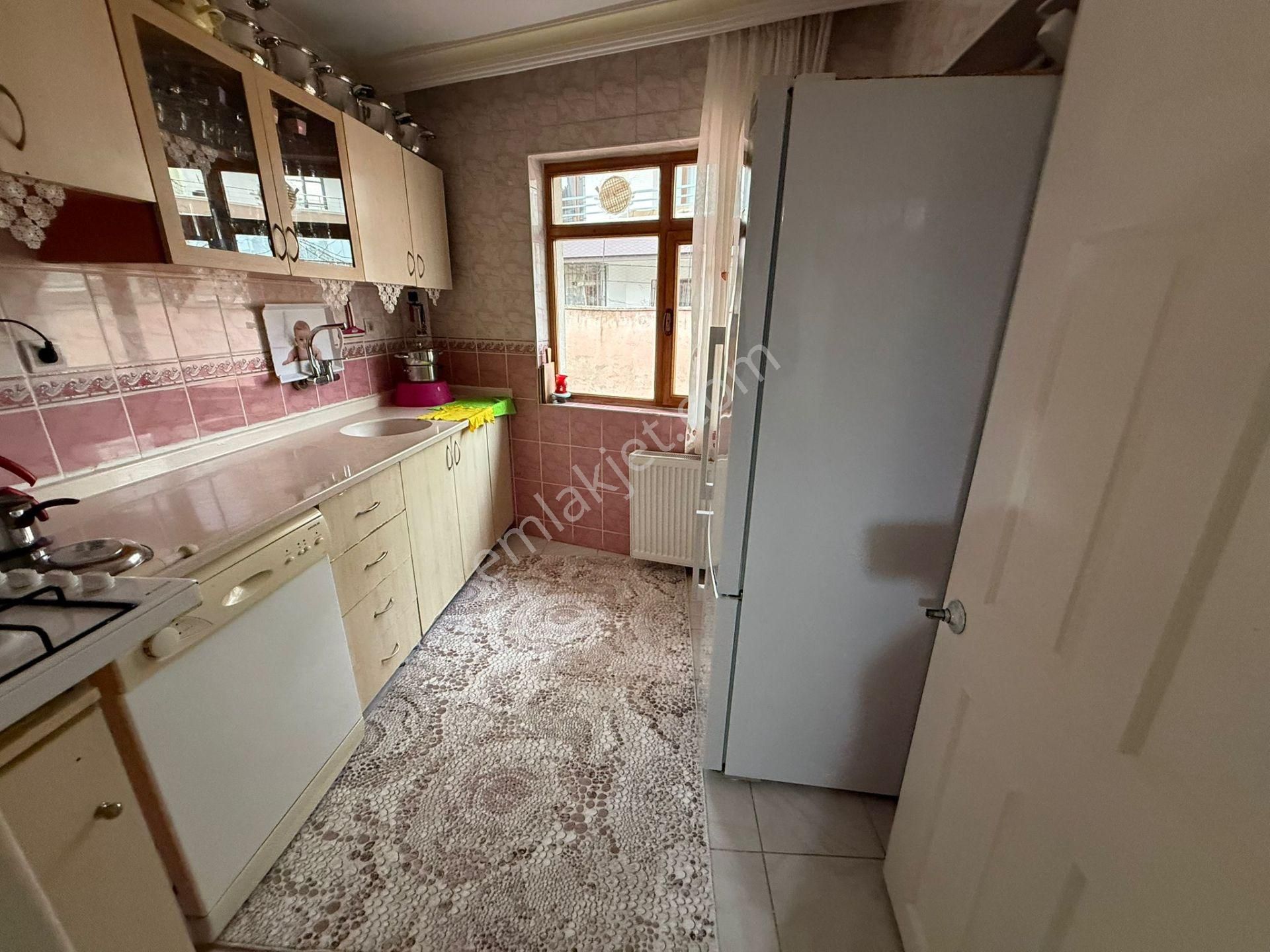 Bilgen Vatan'dan Çaldıran Cadde Yakını 3. Kat Üst Kat 2 Balkonlu Satılık 3+1 Daire - Görsel 6