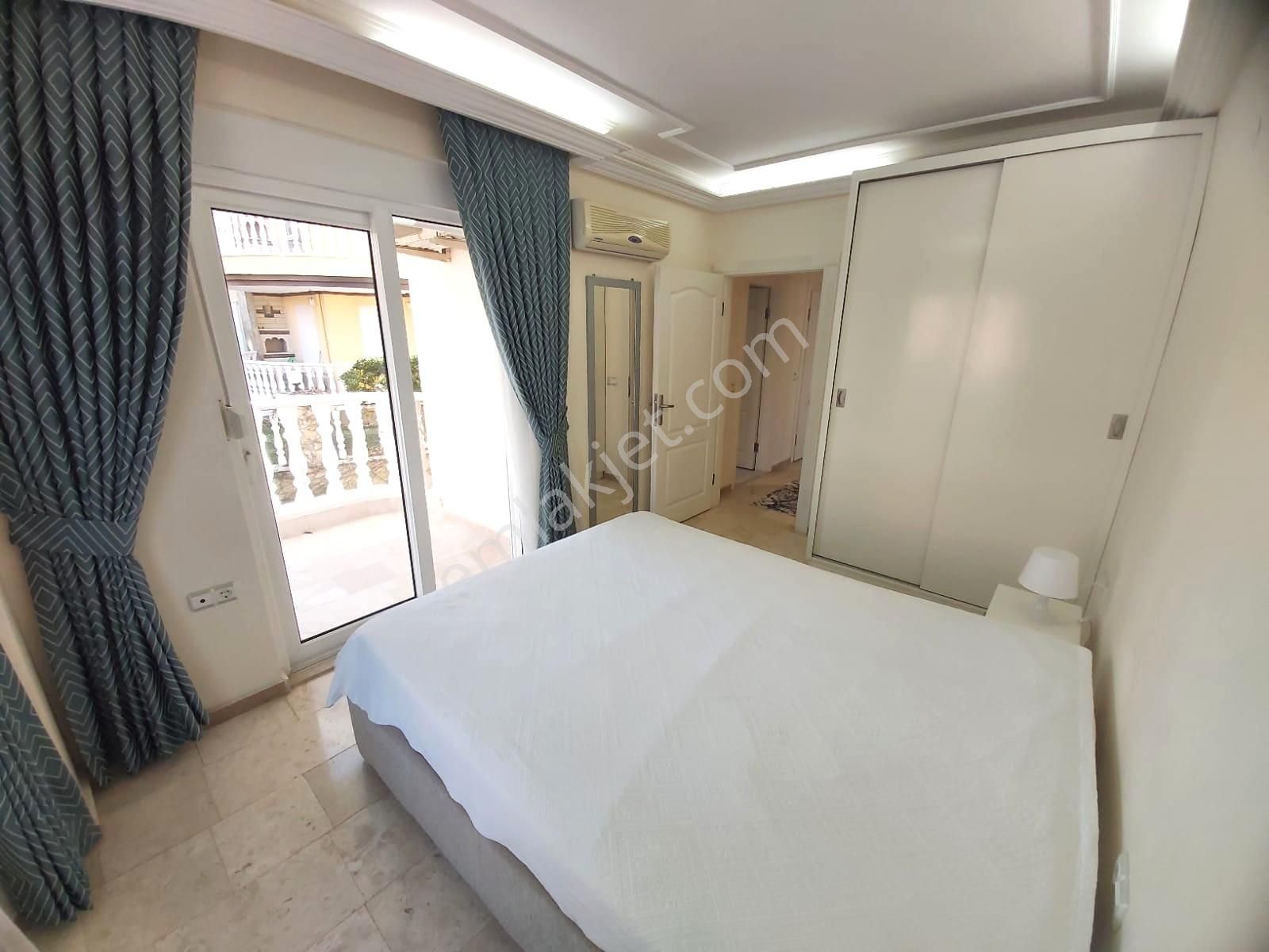 Alanya Elit Park Villa'da Deniz Manzaralı 2 Kat Eşyalı Satılık - Görsel 3