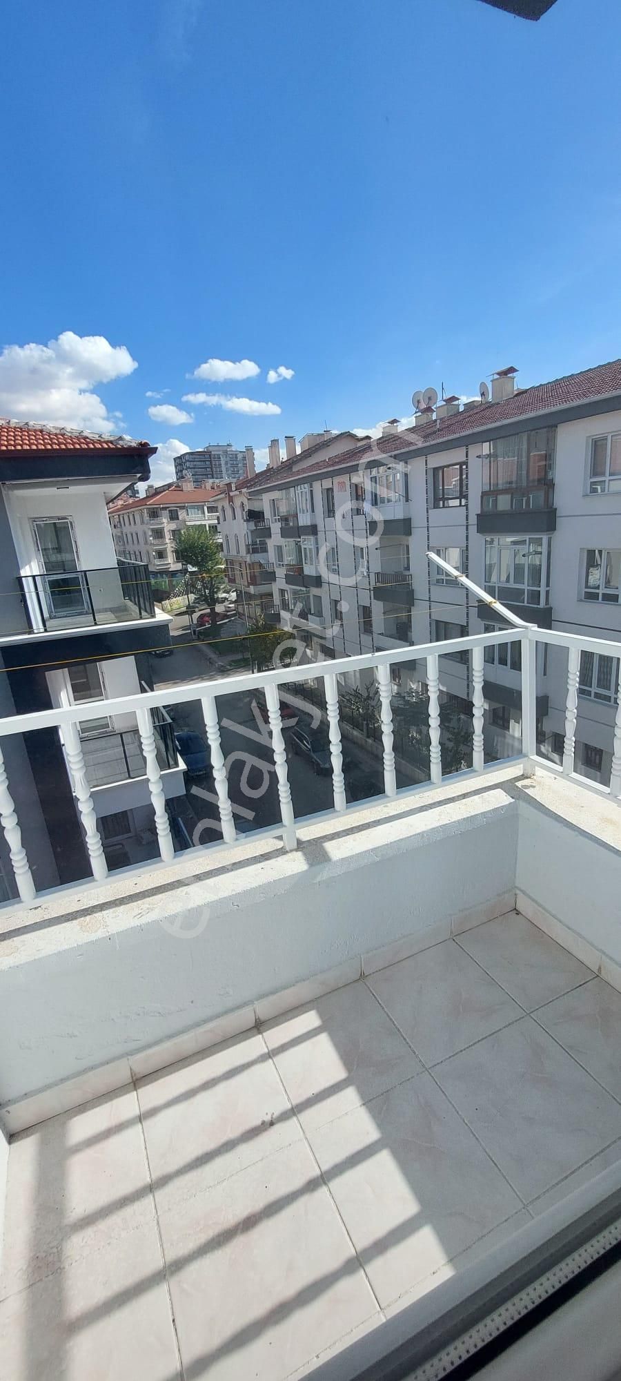 Bilgen Vatan'dan Aktepe Merkez'de 3. Kat Köşe Cepheli Yapılı Masrafsız Satılık 3+1 Daire - Görsel 11