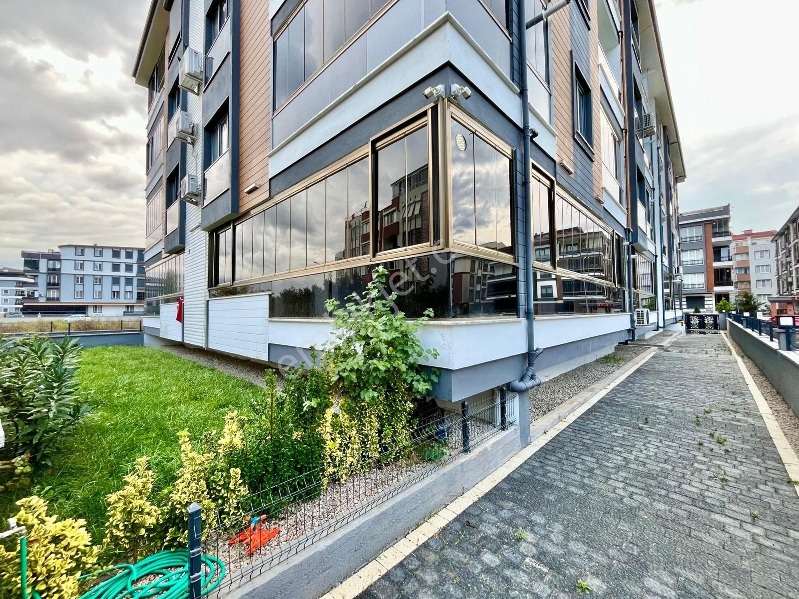 Gümüşden Altınkumda Öncephe Kapalı Otoparklı Asansörlü 2+1 Daire