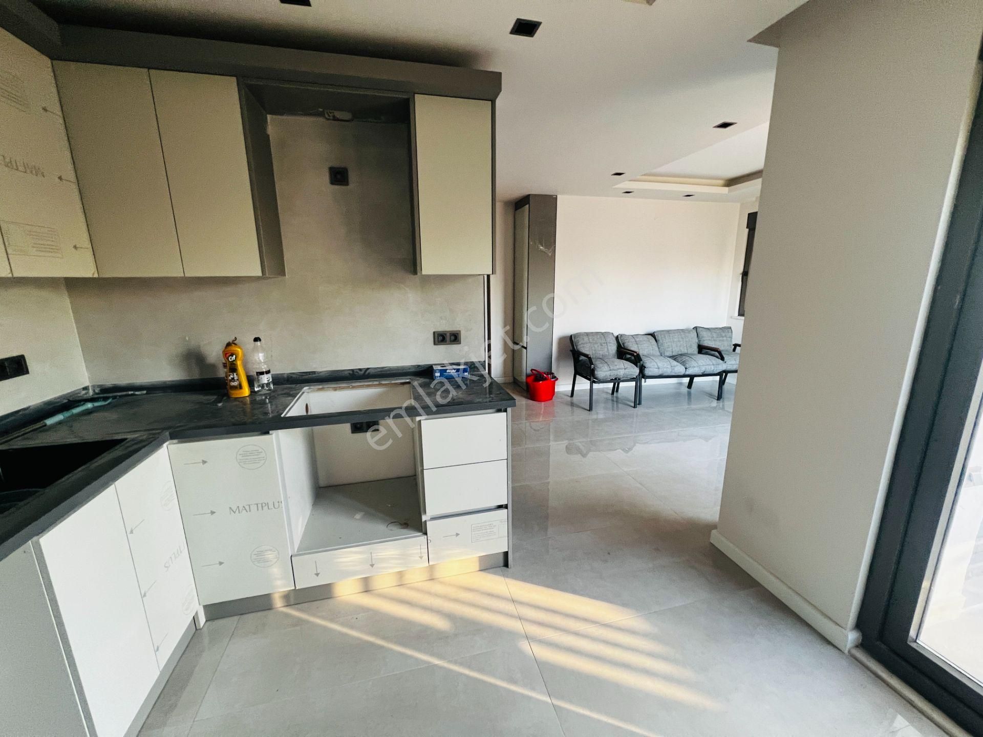 Göksu 'da Yüzme Havuzlu Otoparklı Sitede 1+1 Daire - Görsel 5