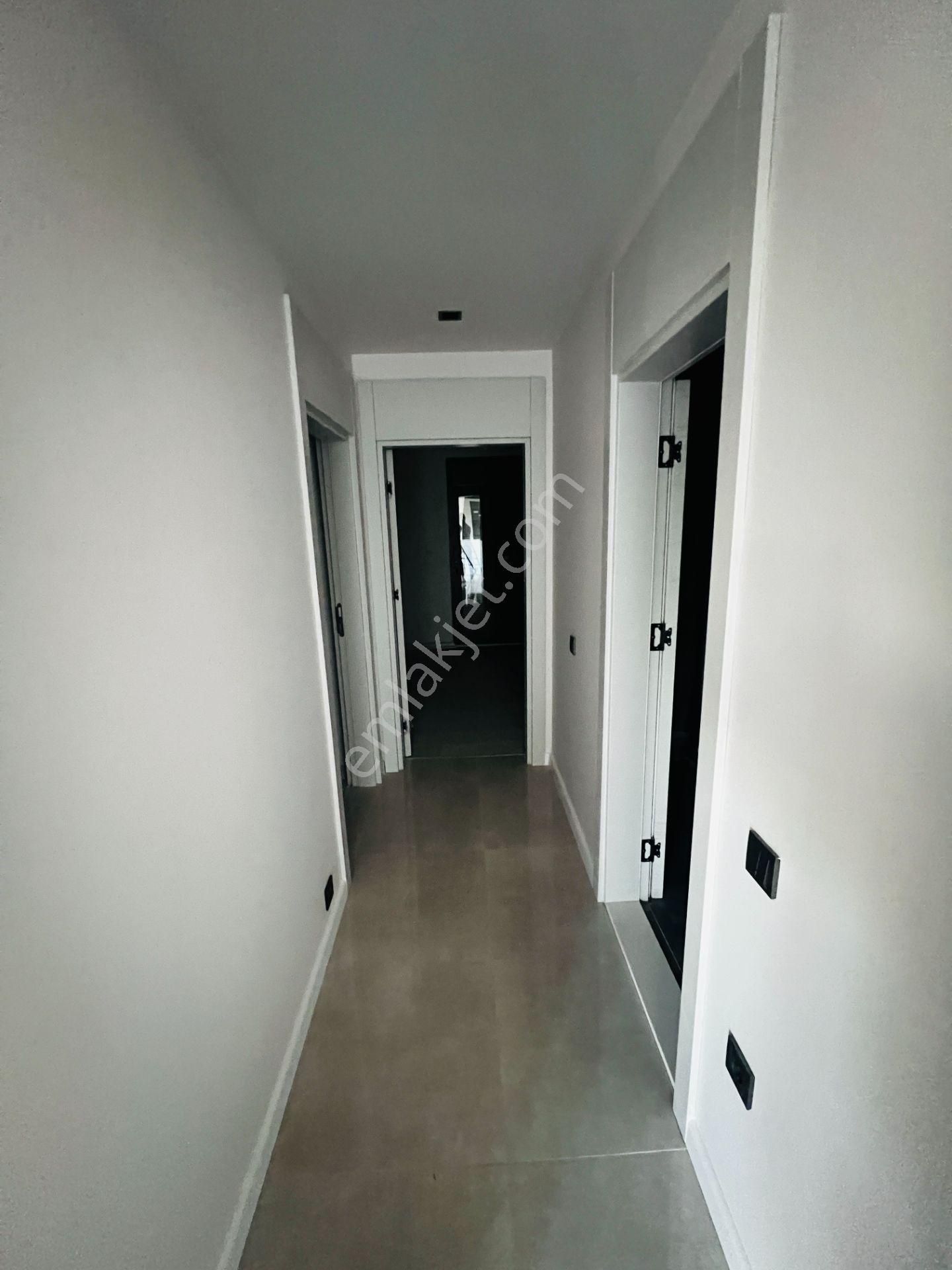 Göksu 'da Yüzme Havuzlu Otoparklı Sitede 1+1 Daire - Görsel 10