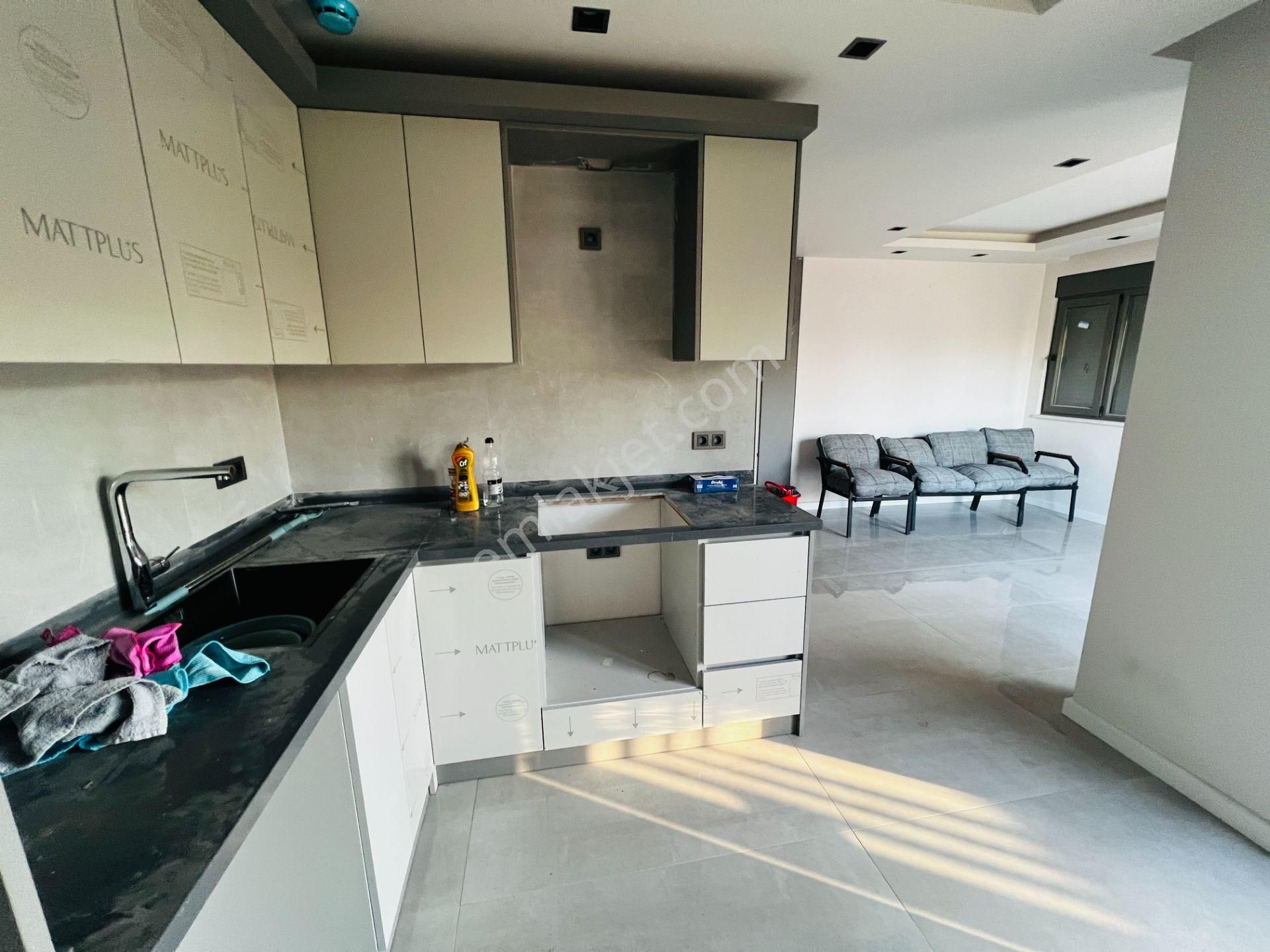 Göksu 'da Yüzme Havuzlu Otoparklı Sitede 1+1 Daire - Görsel 4