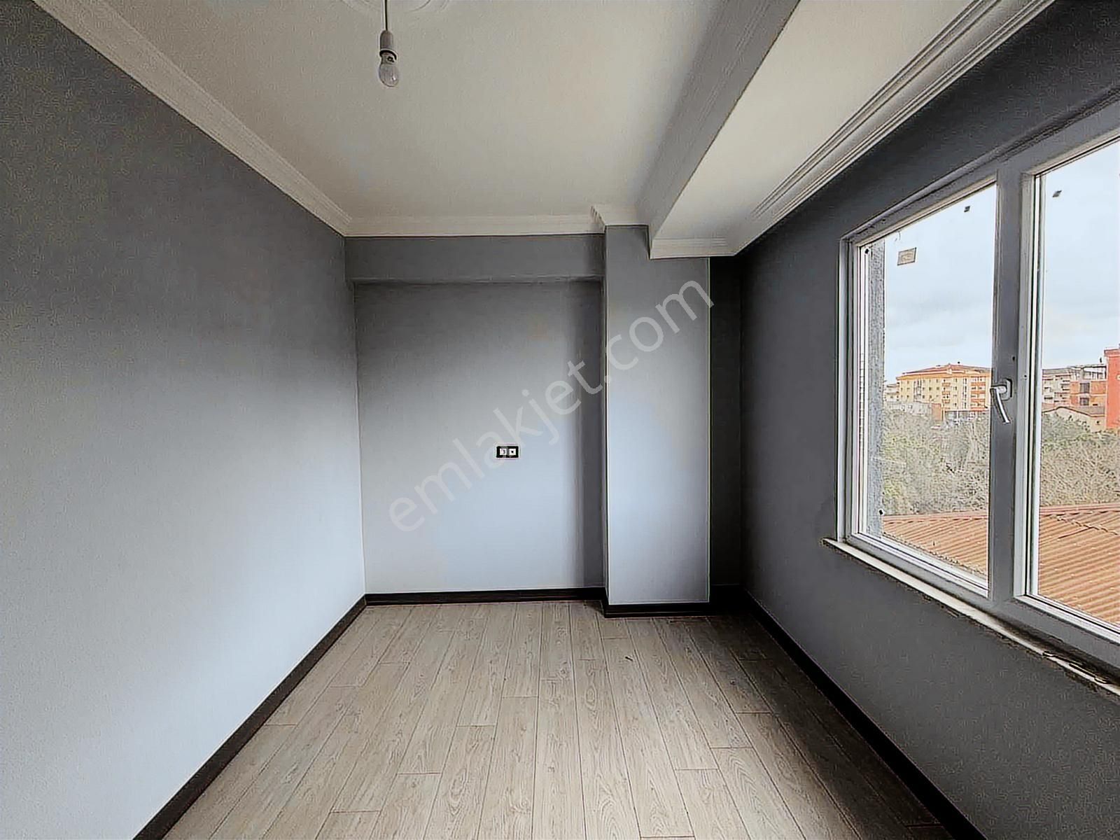 Özbir Emlaktan Servis Güzergahına Ve Merkeze Yakın Kiralık 1+1 - Görsel 6