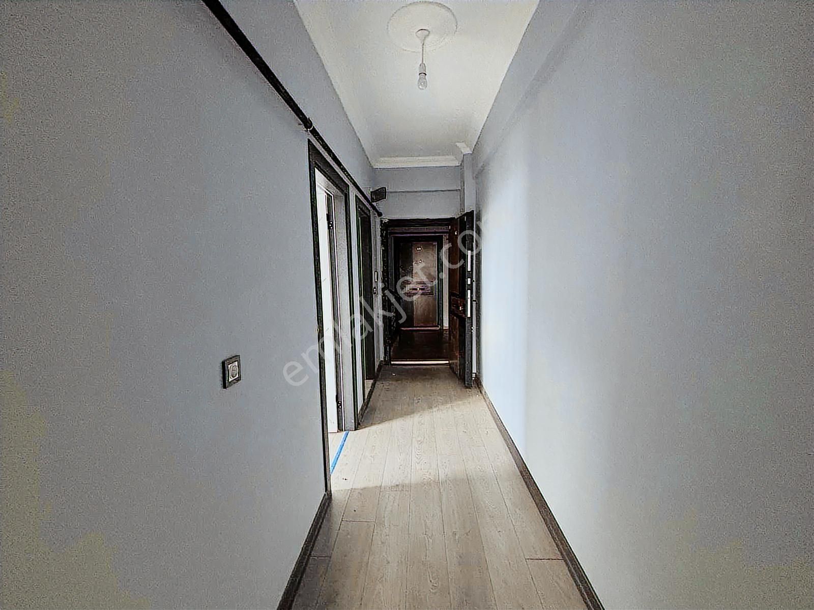 Özbir Emlaktan Servis Güzergahına Ve Merkeze Yakın Kiralık 1+1 - Görsel 33