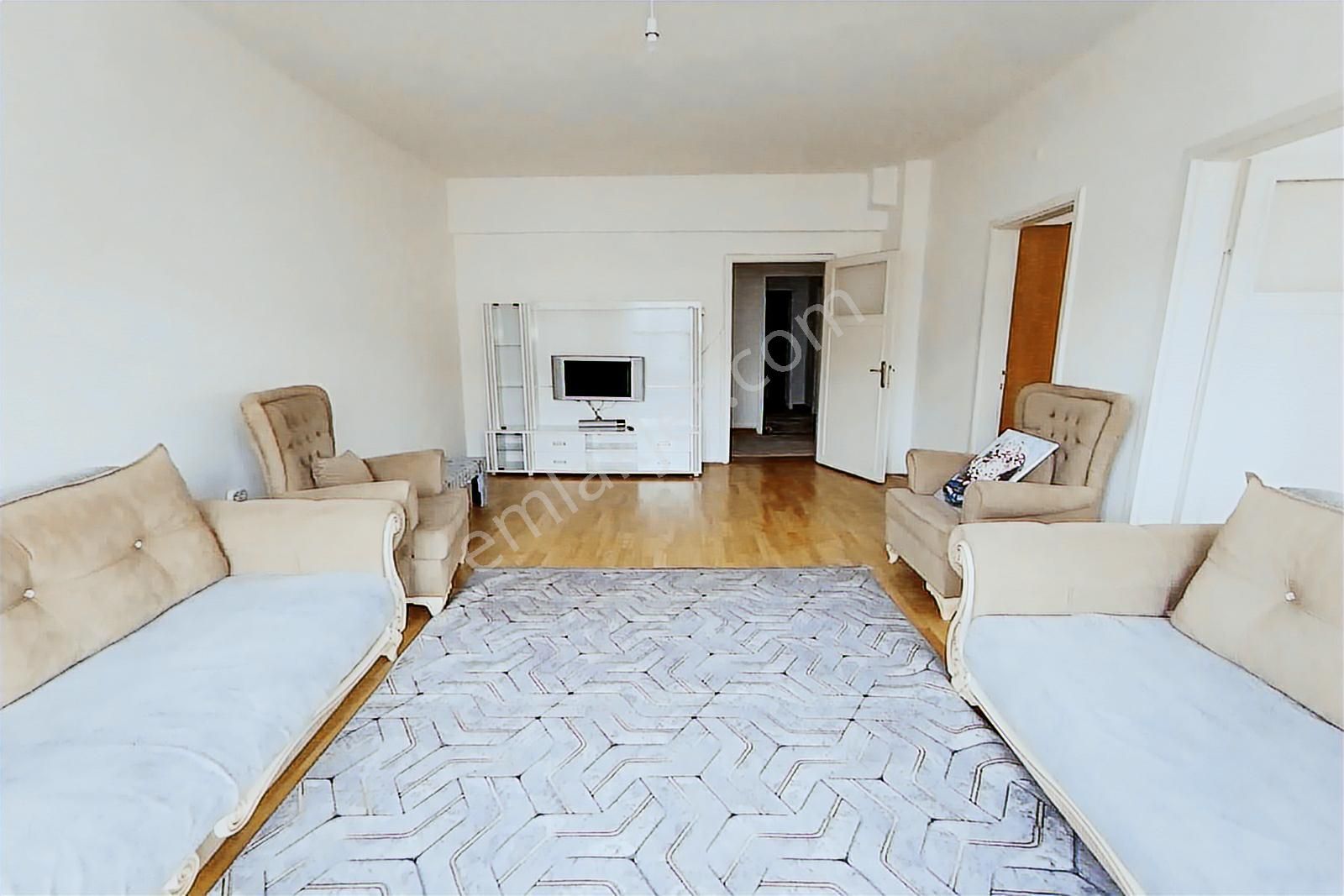 Ufuk Özdemir'den Tepebaşı'nda 2 Kat Ön Cephe 3+1 Eşyalı Kiralık - Görsel 7