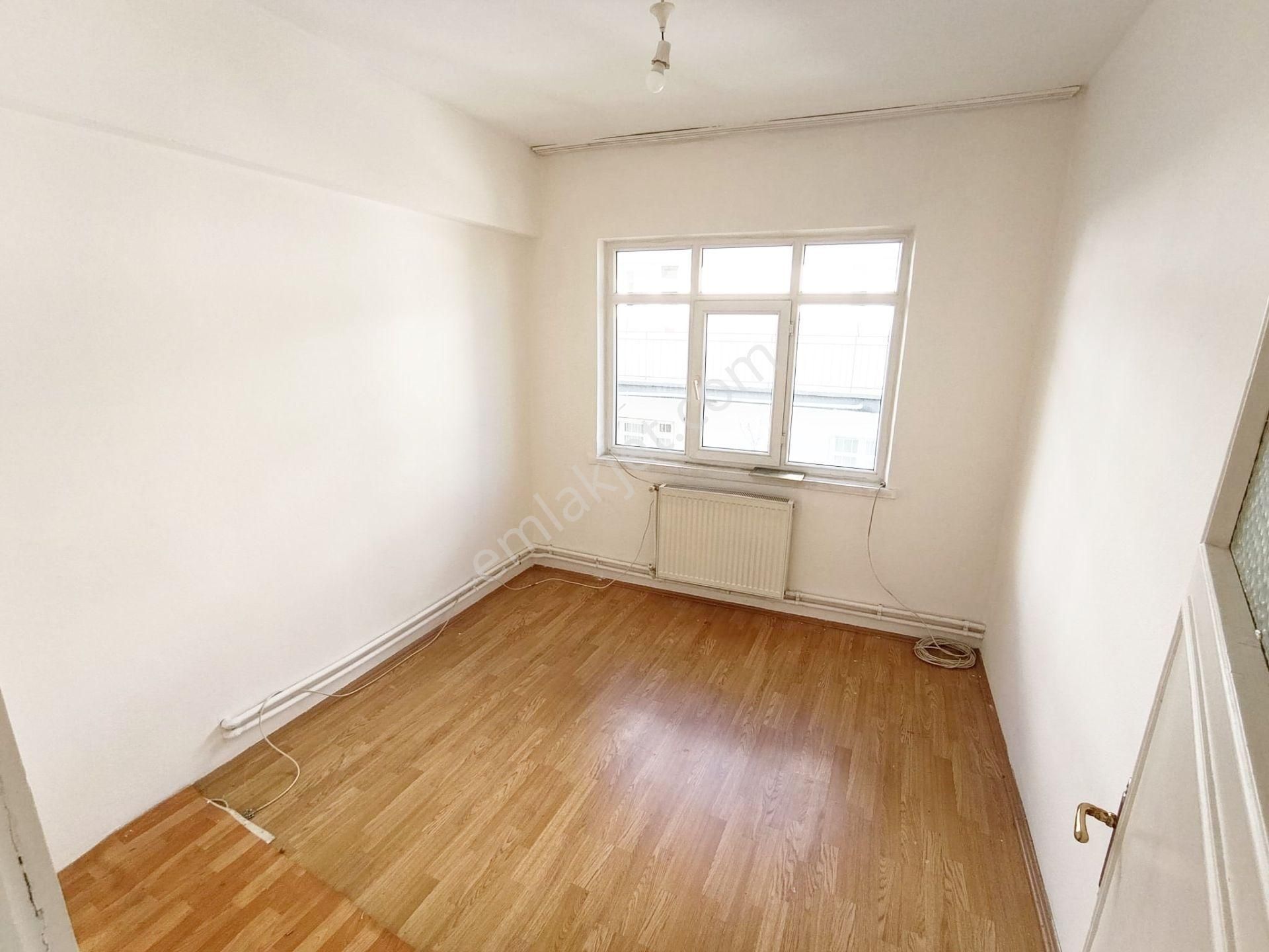 Ufuk Özdemir'den Tepebaşı'nda 2 Kat Ön Cephe 3+1 Kiralık - Görsel 29