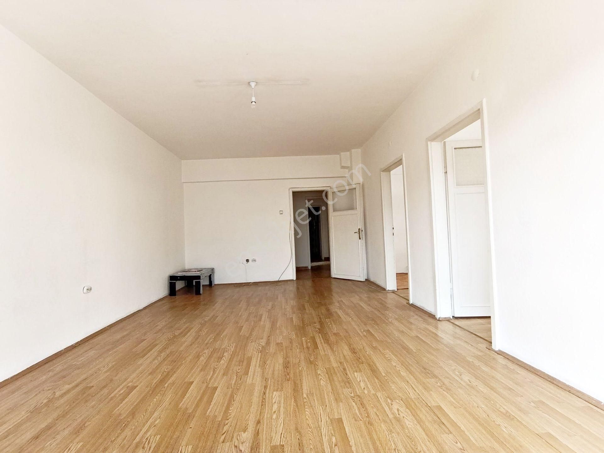 Ufuk Özdemir'den Tepebaşı'nda 2 Kat Ön Cephe 3+1 Kiralık - Görsel 4