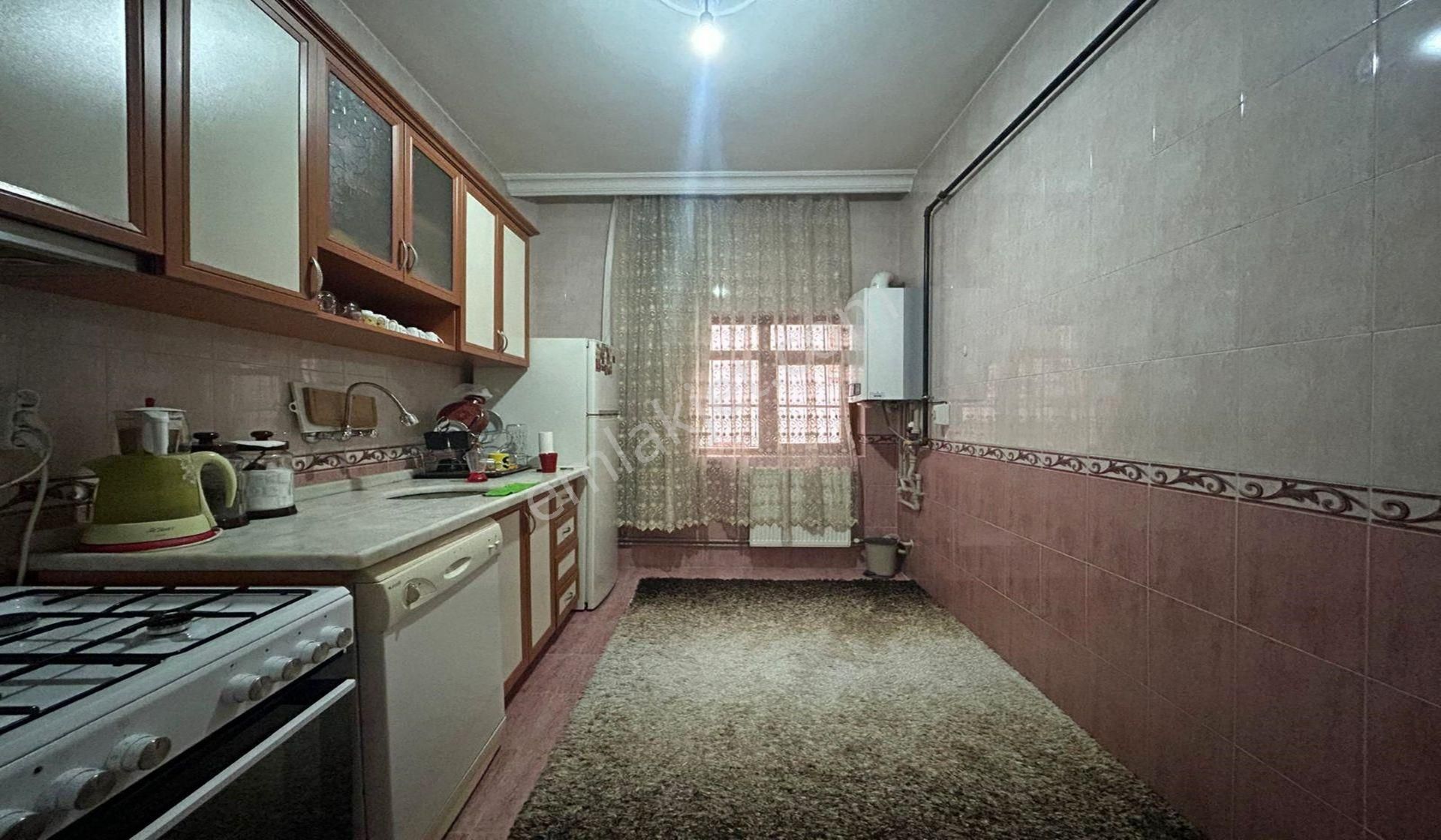 Esertepe Çambaşı Caddesi 3+1 Yüksek Giriş Altında Daire Var