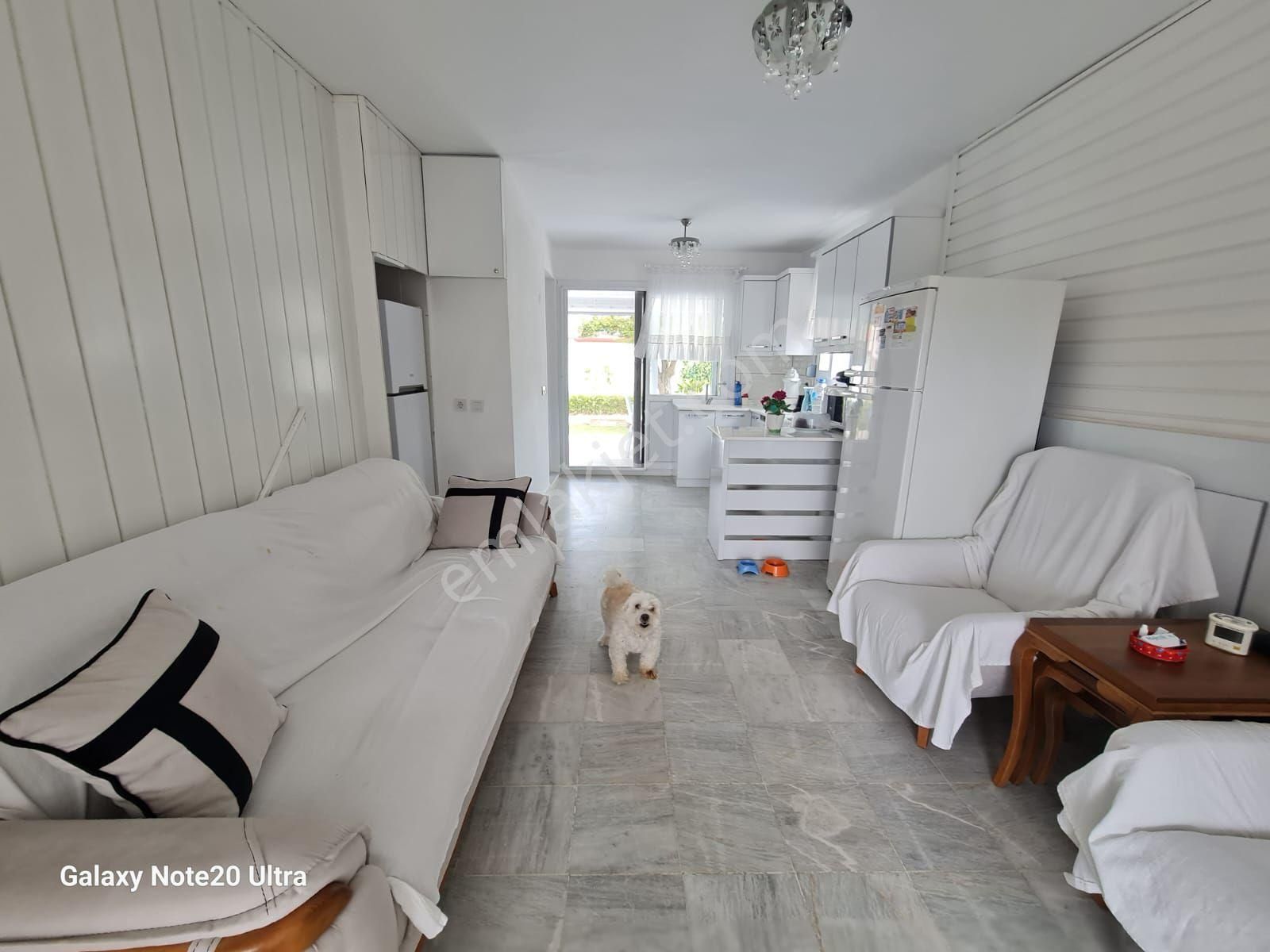 Denize Sıfır Köşe Konum Bakımlı Villa - Görsel 18