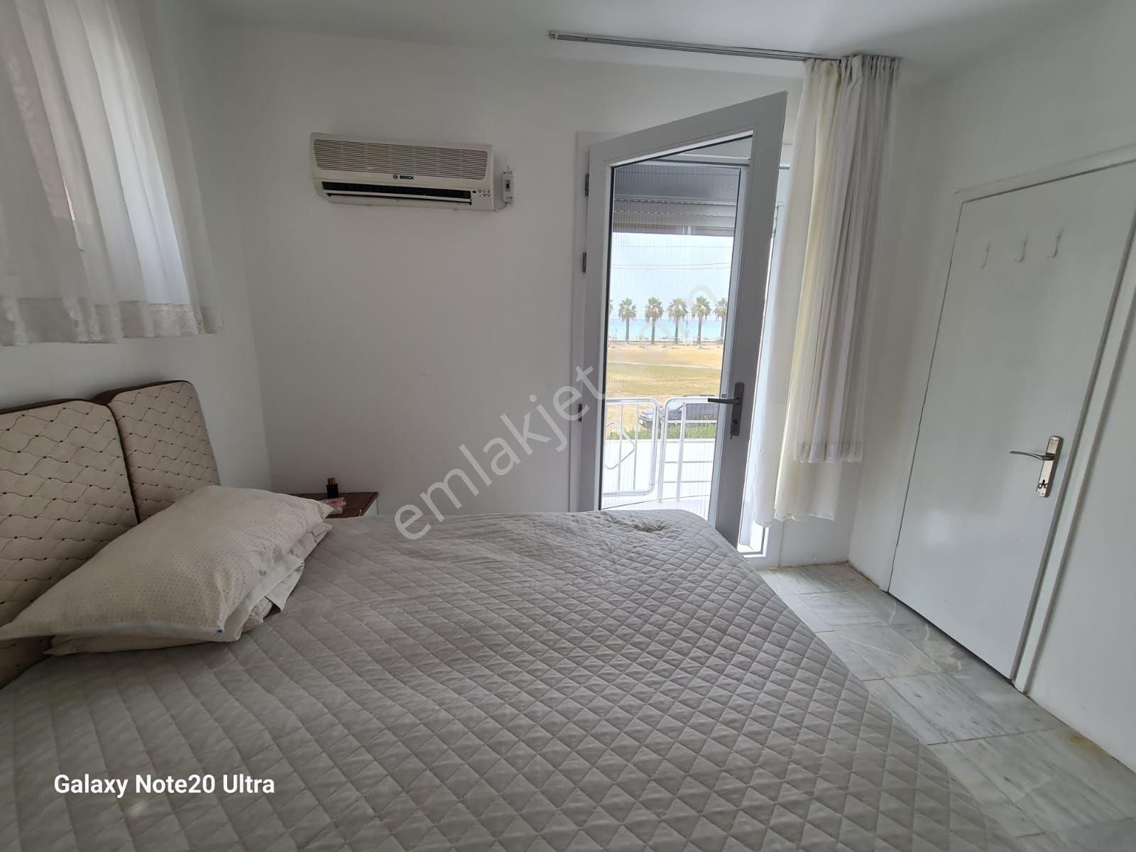 Denize Sıfır Köşe Konum Bakımlı Villa - Görsel 23