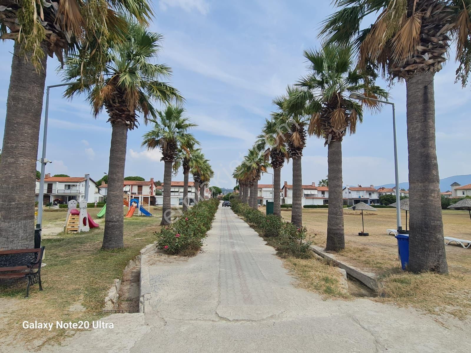 Denize Sıfır Köşe Konum Bakımlı Villa - Görsel 14