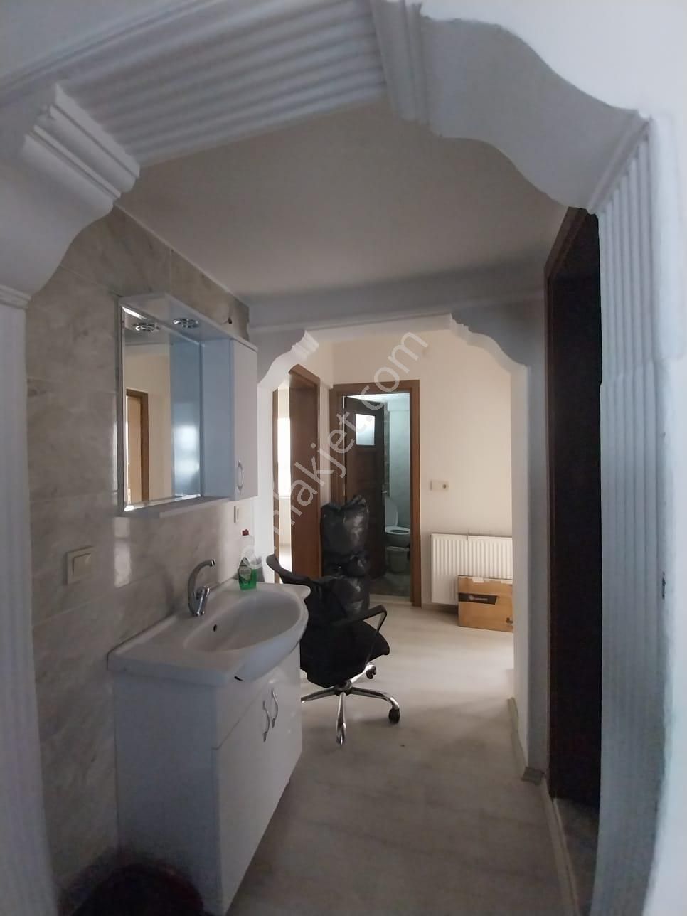 Şok Şok Topraklıkta 172 Metrekare 3+1 İçi Komple Yenilenmiş Satılık Daire - Görsel 7