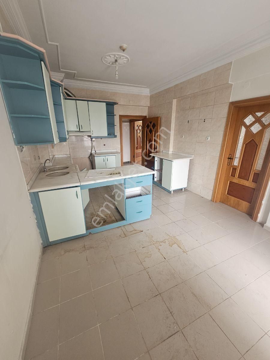 Tramvay Durağına Yürüyüş Mesafesinde Geniş 4+1 Kiralık Daire! - Görsel 3