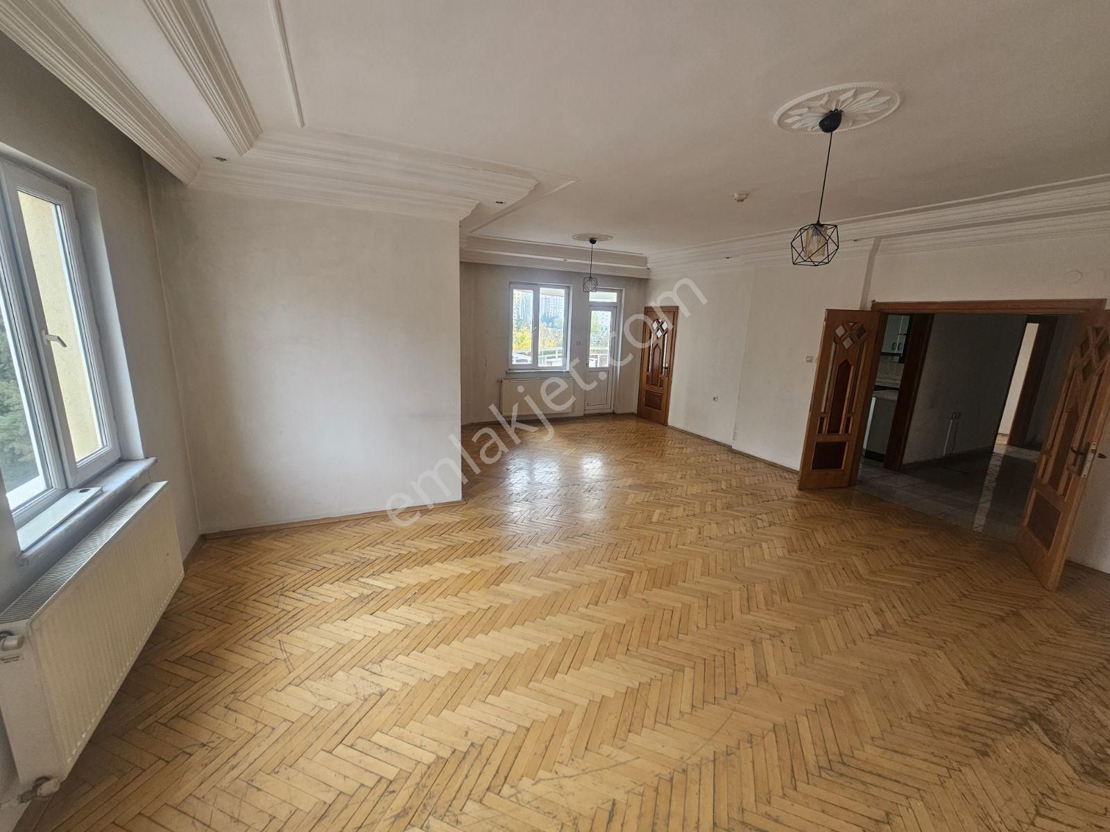 Tramvay Durağına Yürüyüş Mesafesinde Geniş 4+1 Kiralık Daire! - Görsel 4