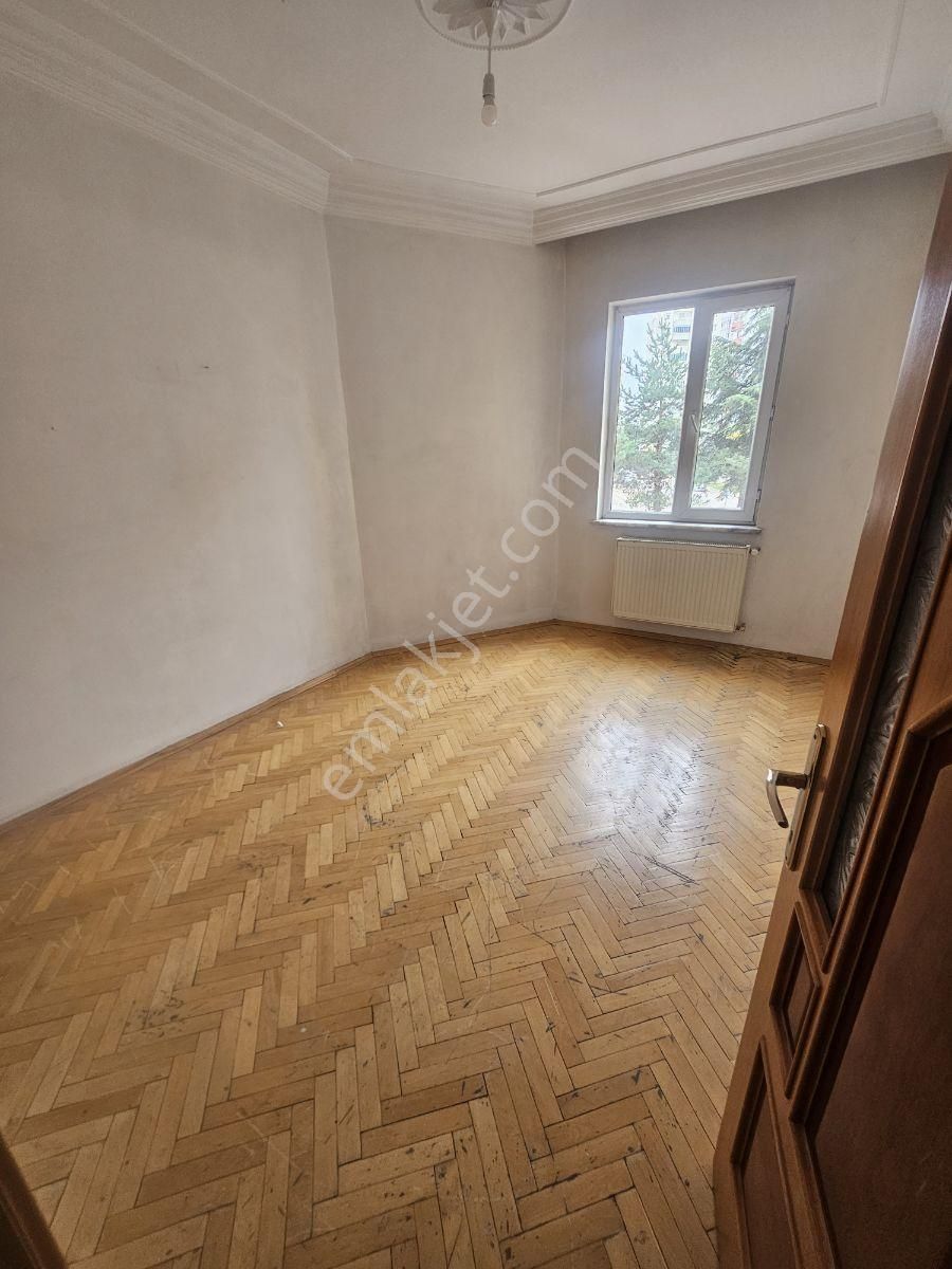 Tramvay Durağına Yürüyüş Mesafesinde Geniş 4+1 Kiralık Daire! - Görsel 8