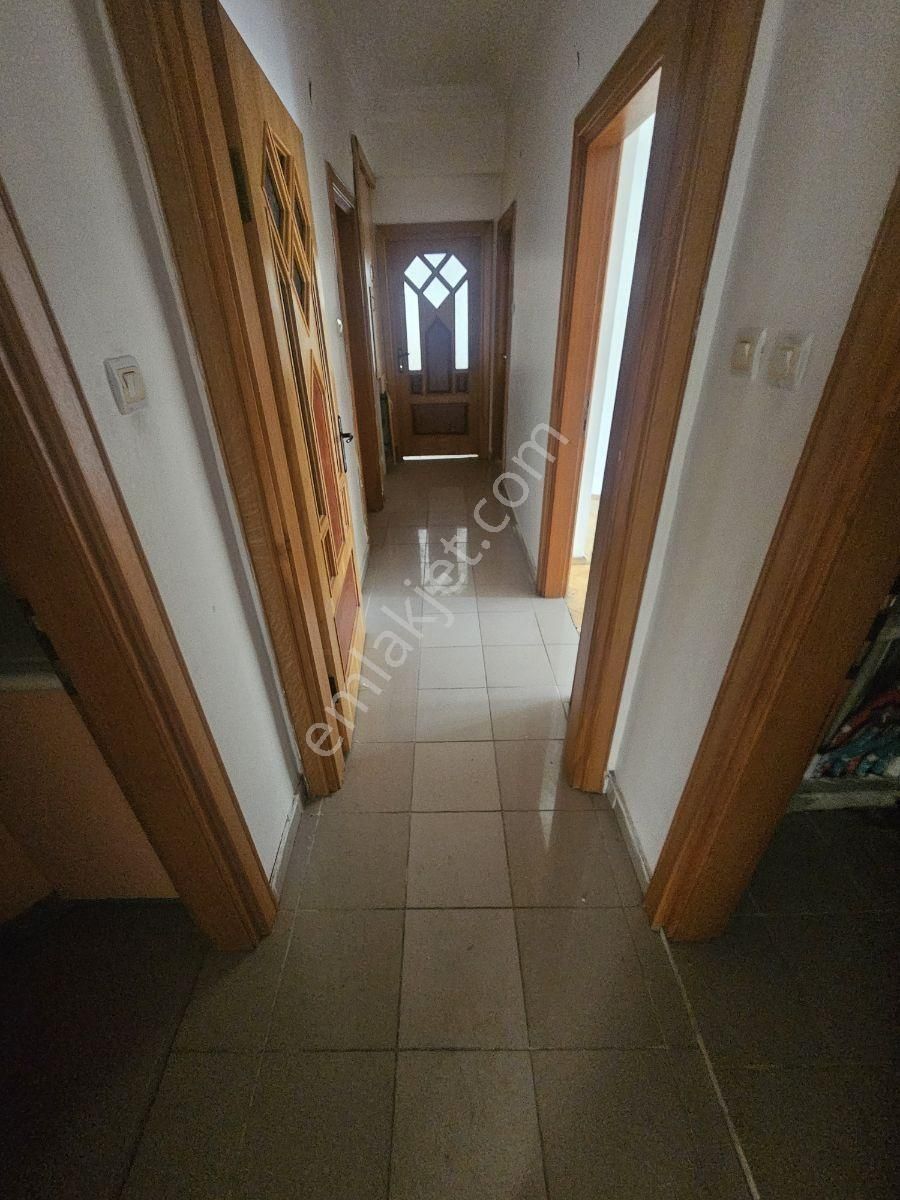 Tramvay Durağına Yürüyüş Mesafesinde Geniş 4+1 Kiralık Daire! - Görsel 2