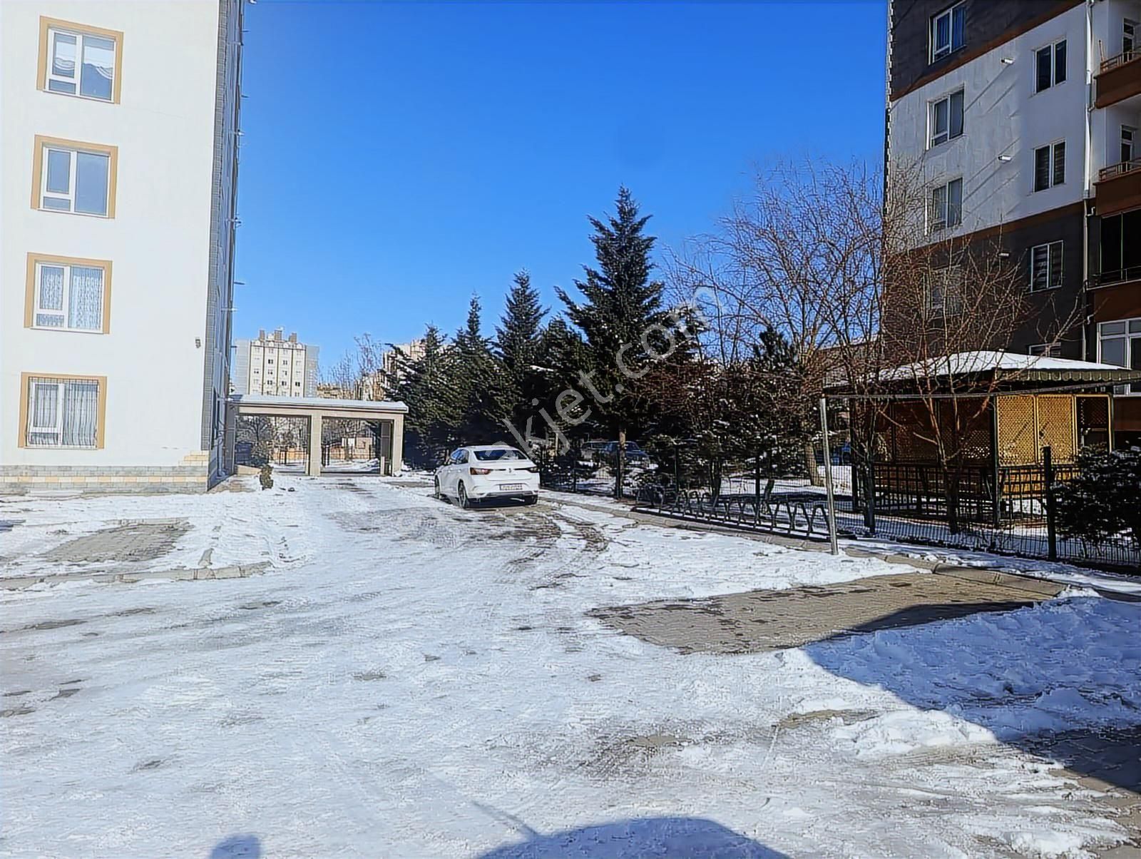 Gesi Yolunda Çift Banyo Çift Balkon Satılık Daire - Görsel 10