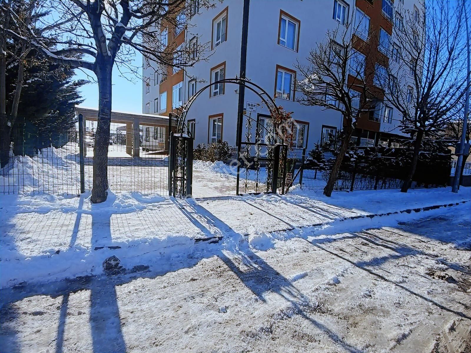 Gesi Yolunda Çift Banyo Çift Balkon Satılık Daire - Görsel 26