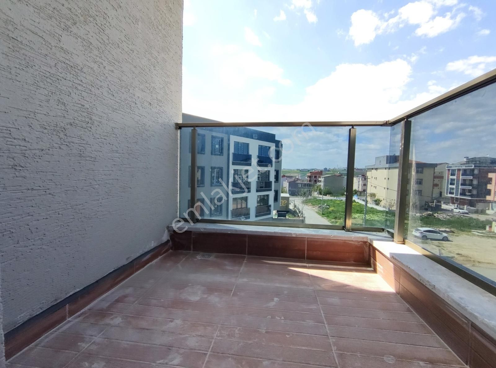 Silivri Merkezi Konumda Boş Ara Kat 3+1 - Görsel 27