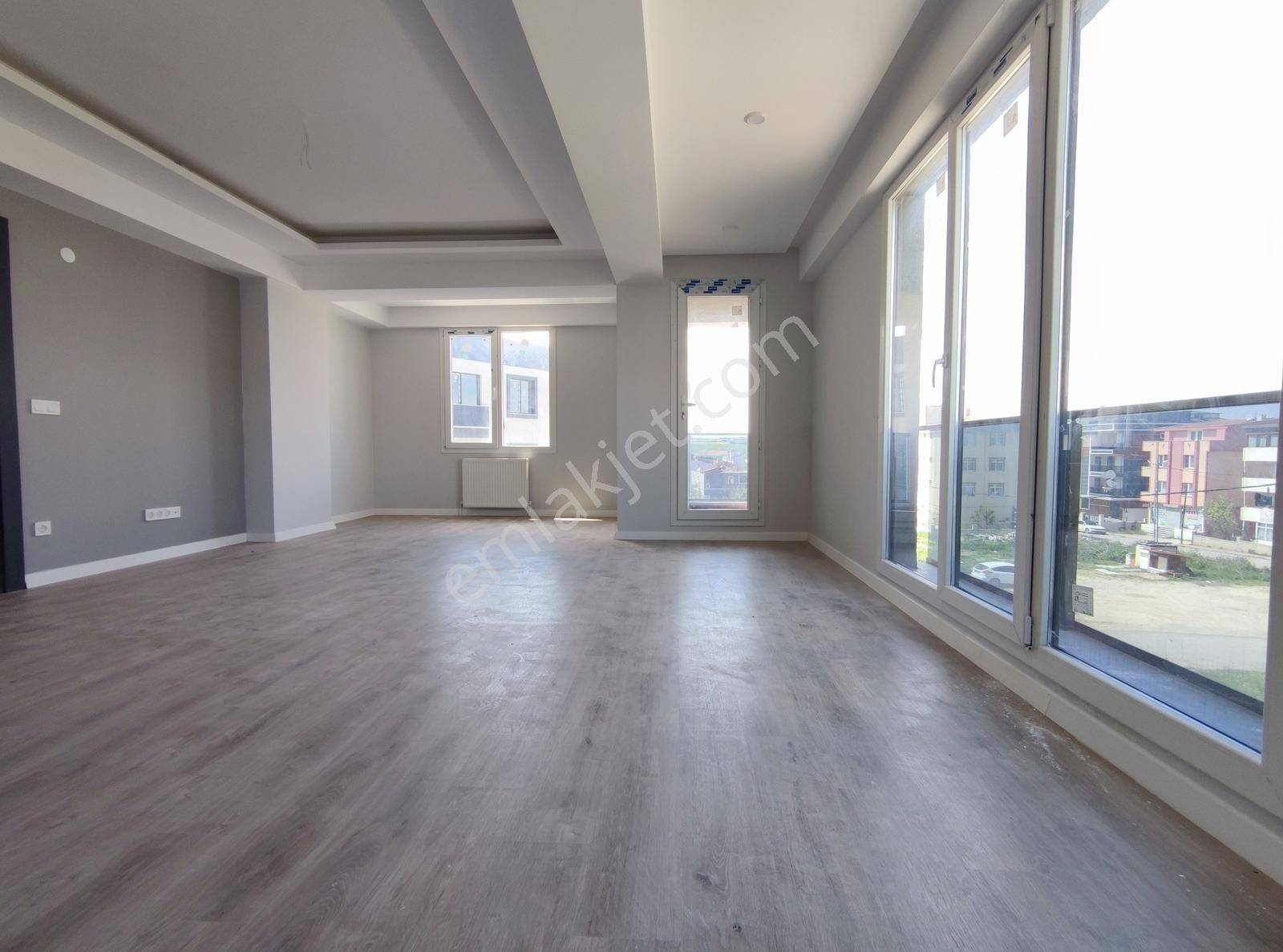 Silivri Merkezi Konumda Boş Ara Kat 3+1 - Görsel 15