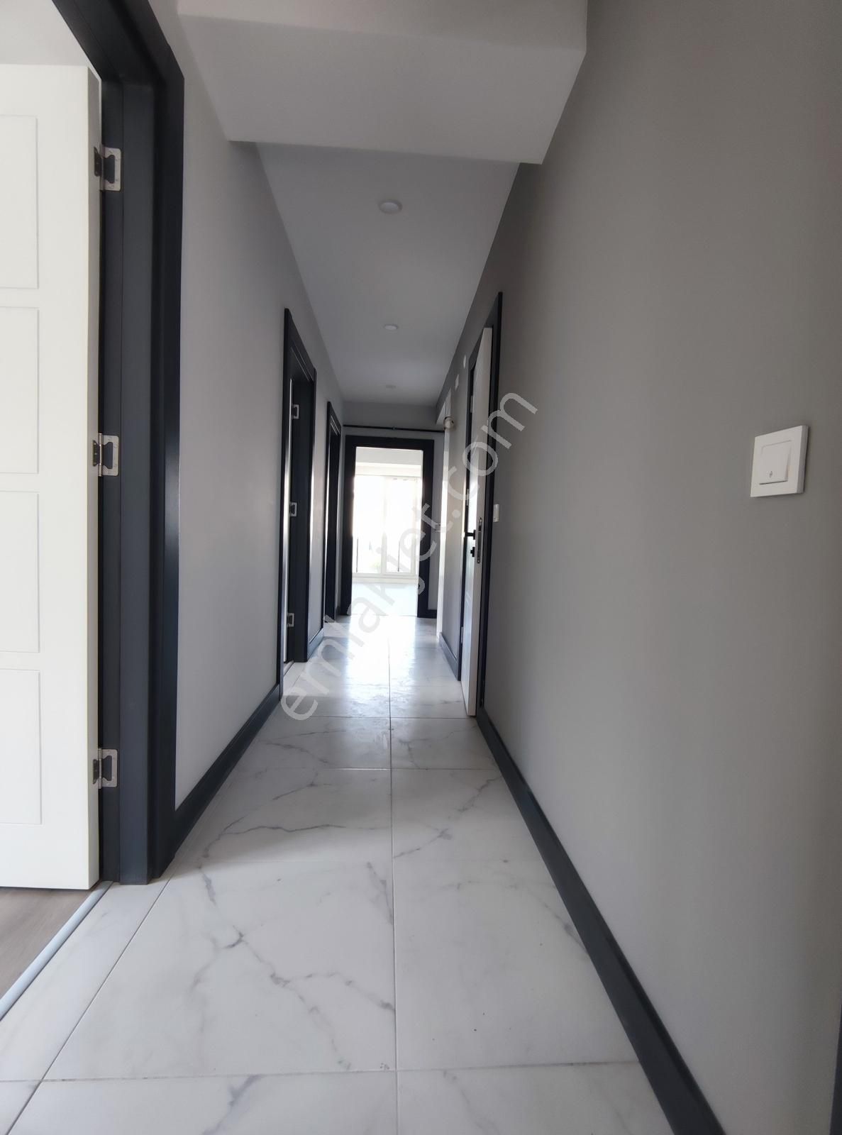 Silivri Merkezi Konumda Boş Ara Kat 3+1 - Görsel 16