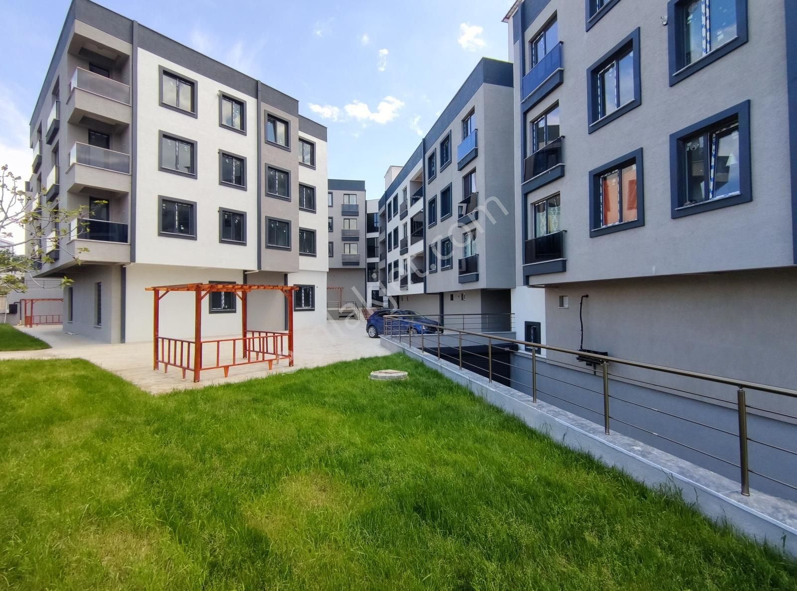 Silivri Merkezi Konumda Boş Ara Kat 3+1 - Görsel 30