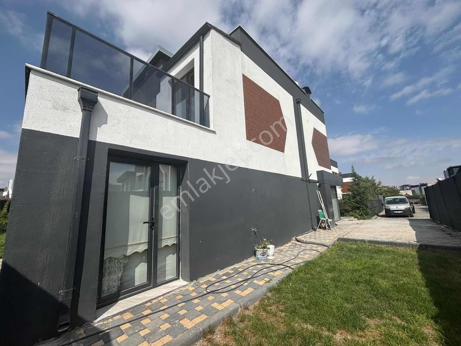 Altınoluk'ta Satılık Villa - Görsel 24