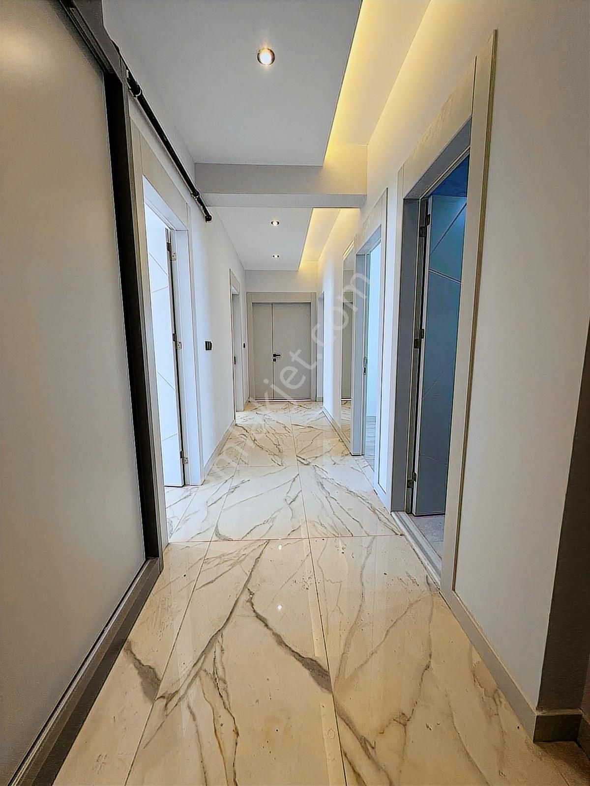 Demirler'den Adalet'te Merkezi Konumda E.banyolu Geniş 3+1 Daire - Görsel 15